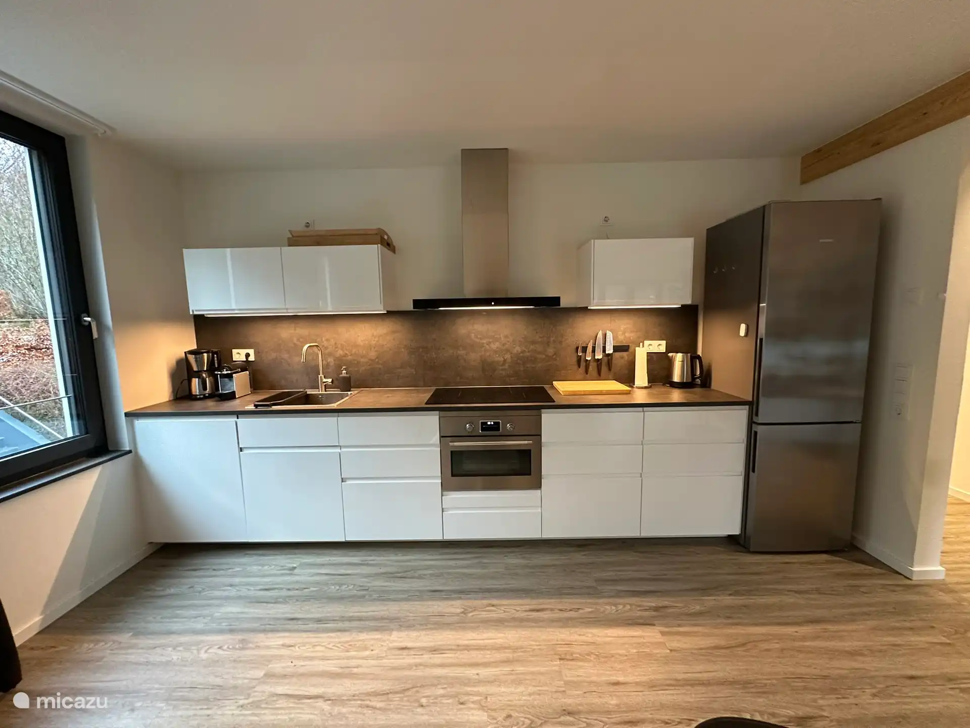 Moderne en volledig uitgeruste keuken