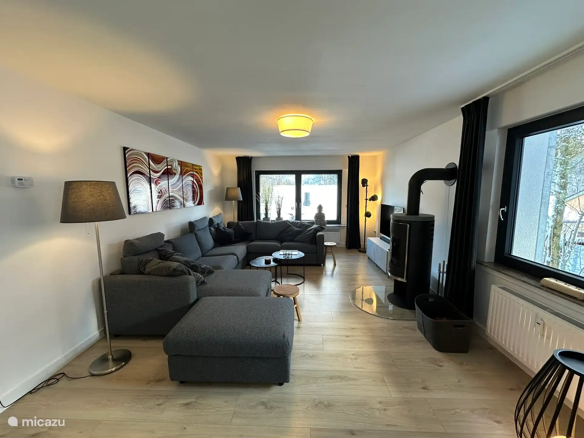 Woon/zit gedeelte met houtkachel