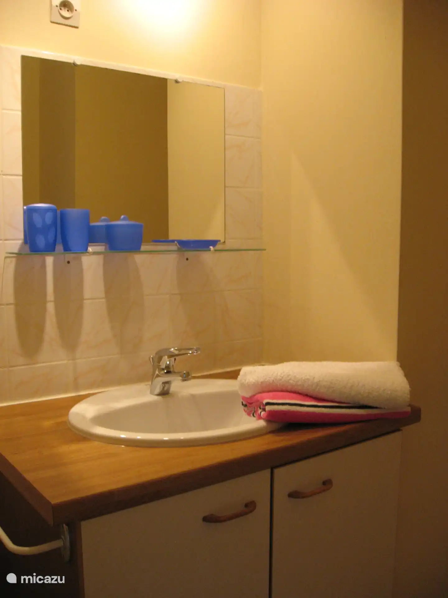 Petit emplacement avec lavabo