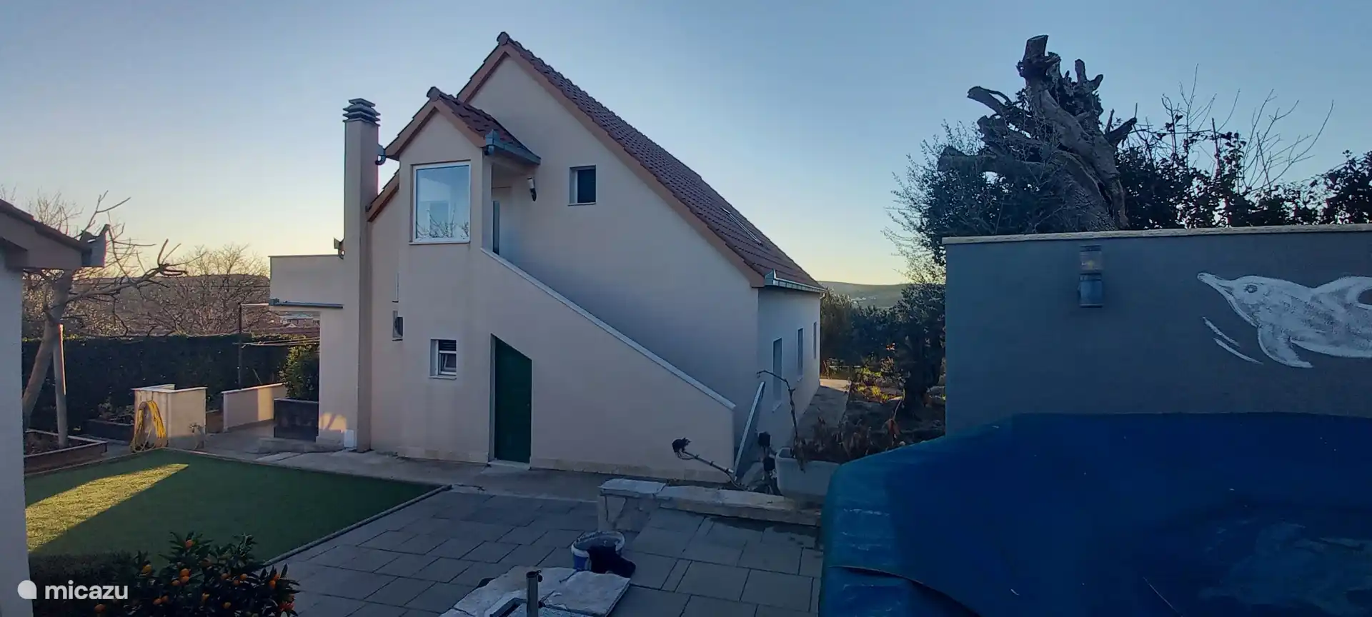 Escaliers extérieurs menant à l’appartement