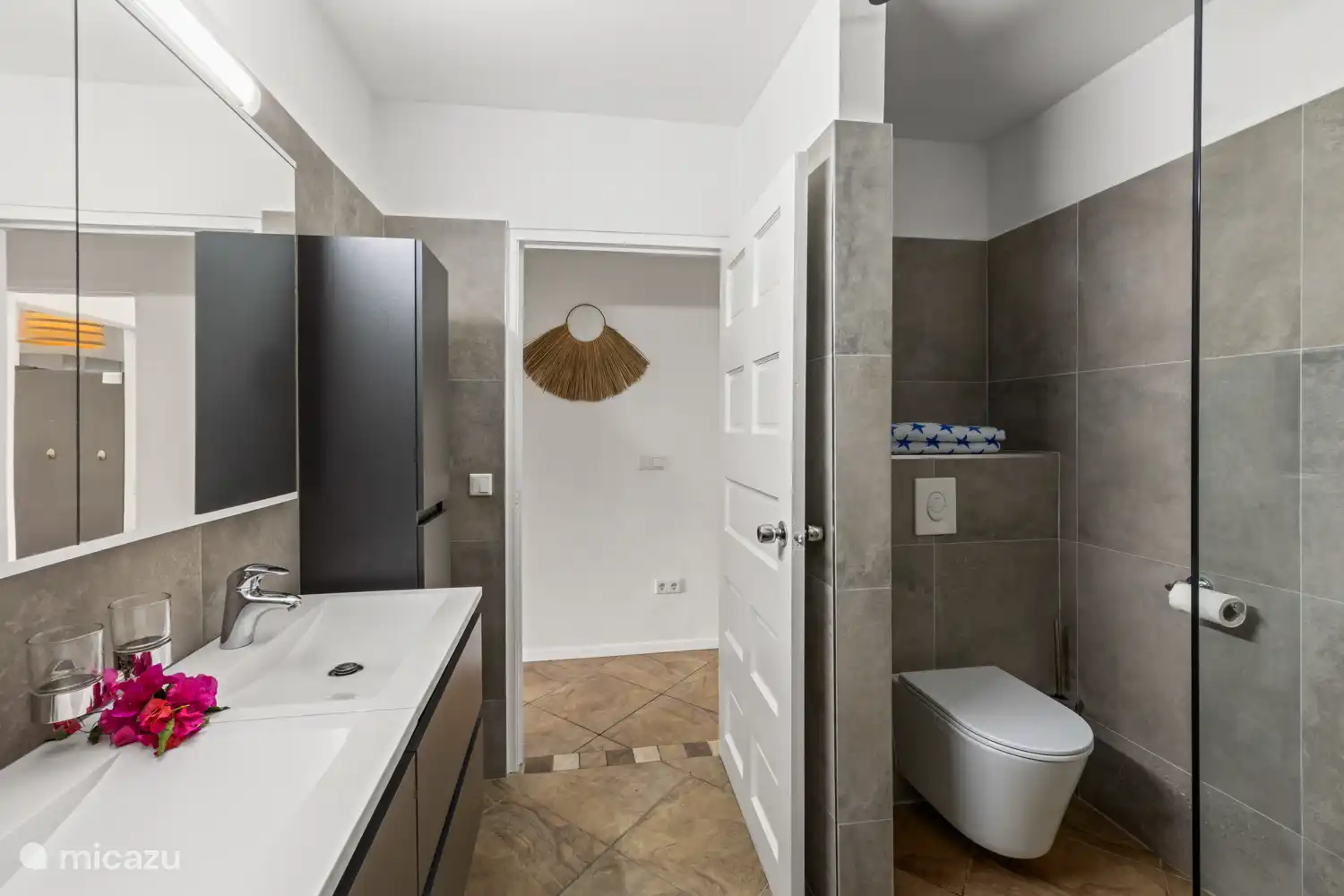 Badkamer 2 MiMaJo Tropicana