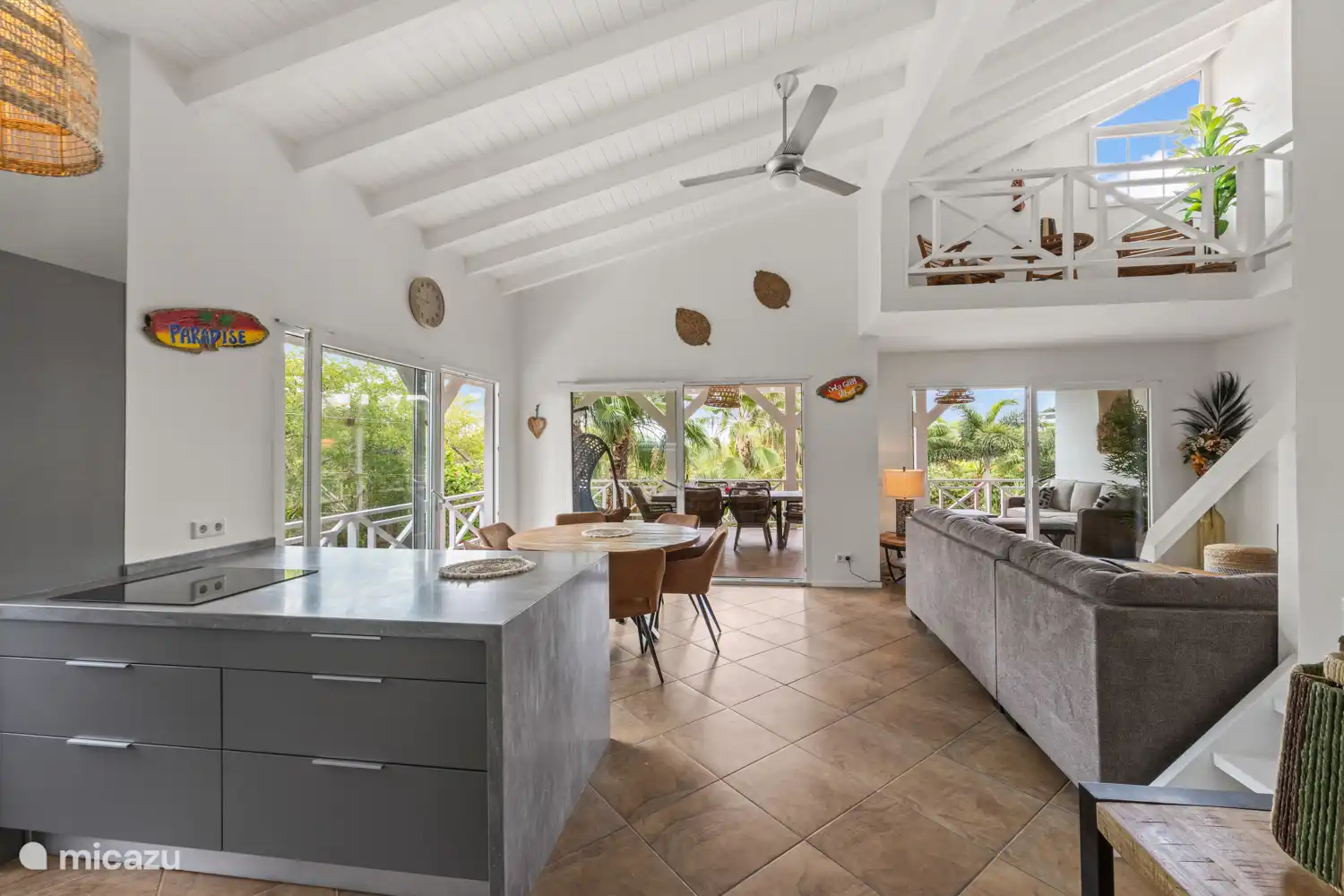 Sfeer impressie MiMaJo Tropicana