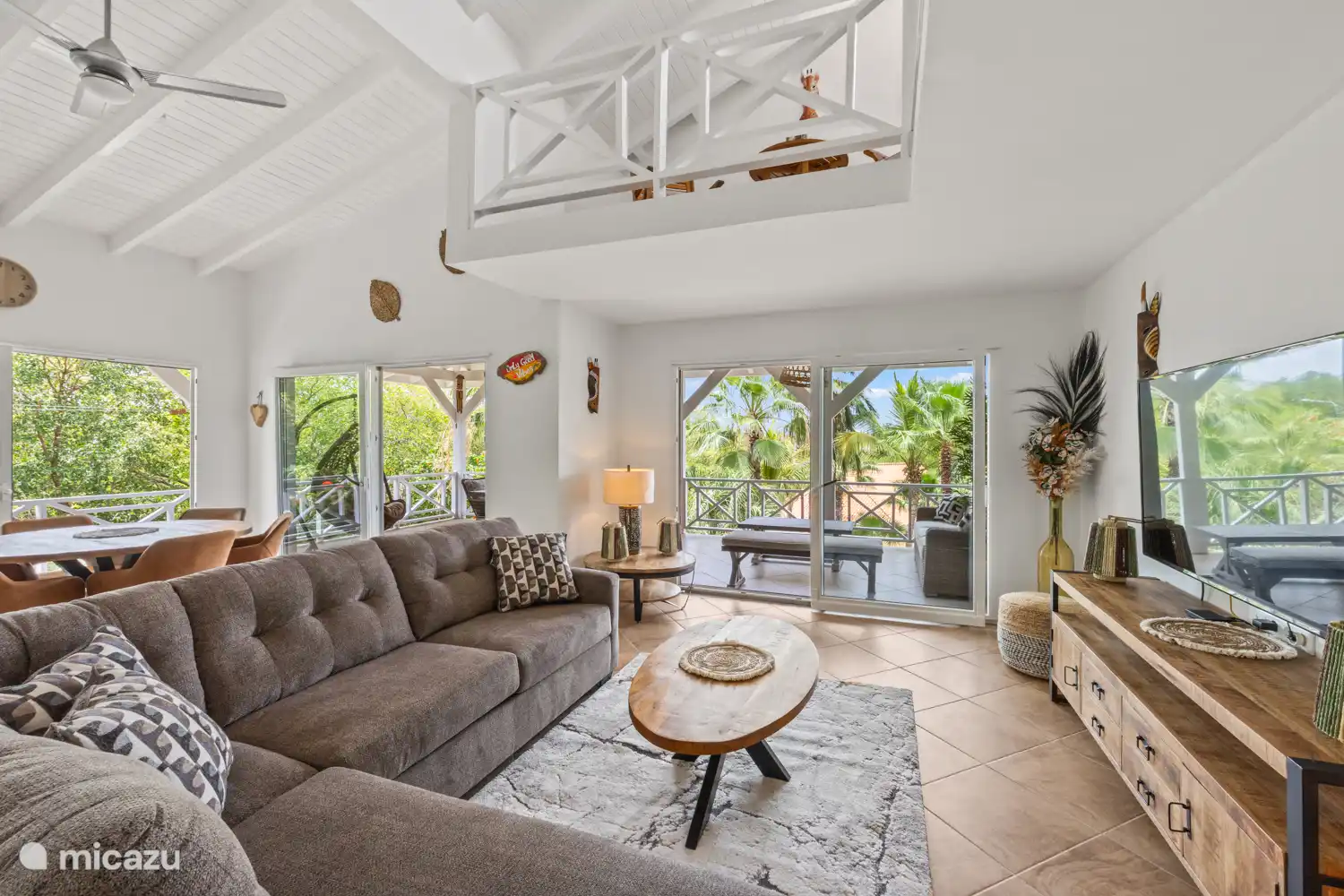 Sfeer impressie MiMaJo Tropicana