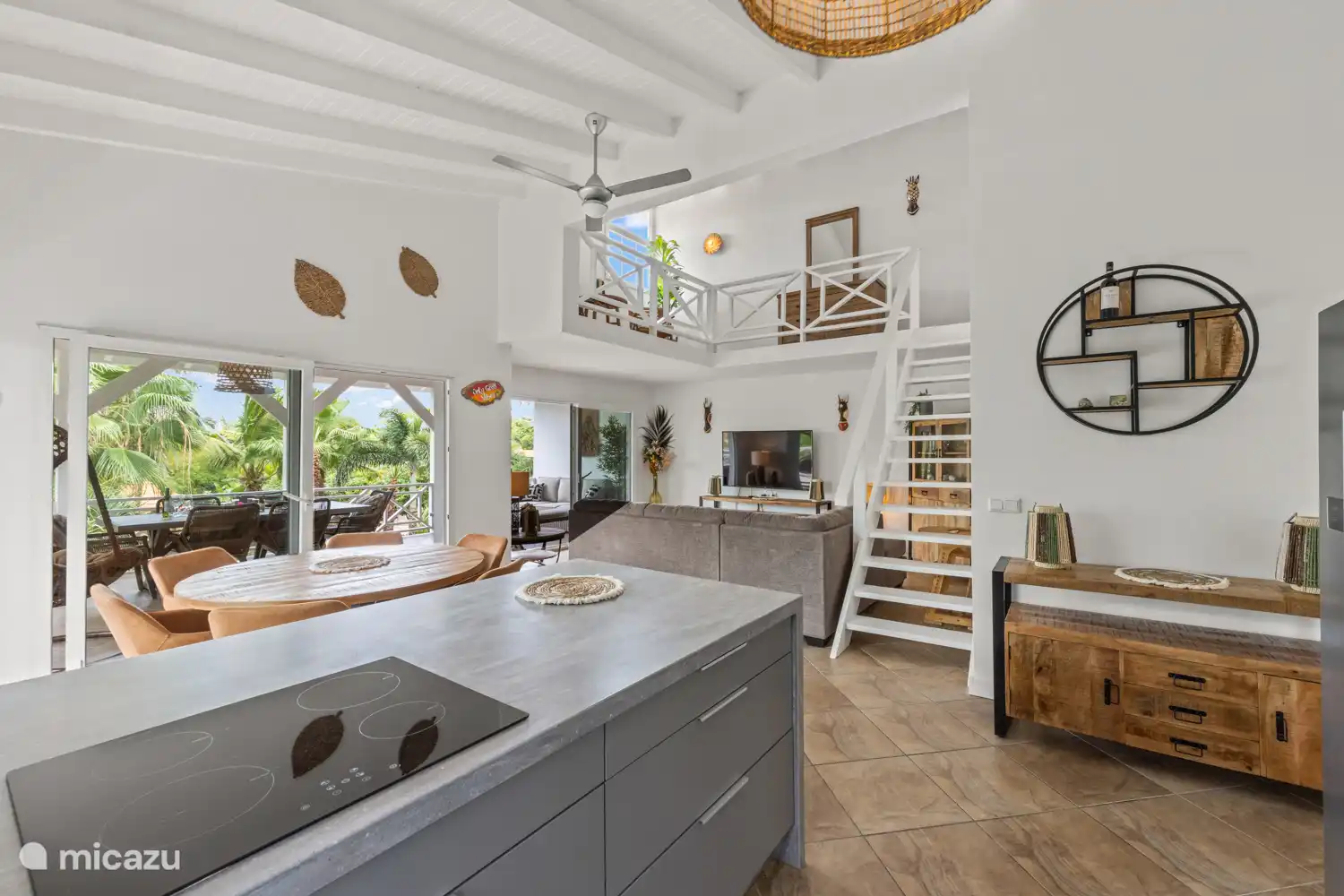 Sfeer impressie MiMaJo Tropicana