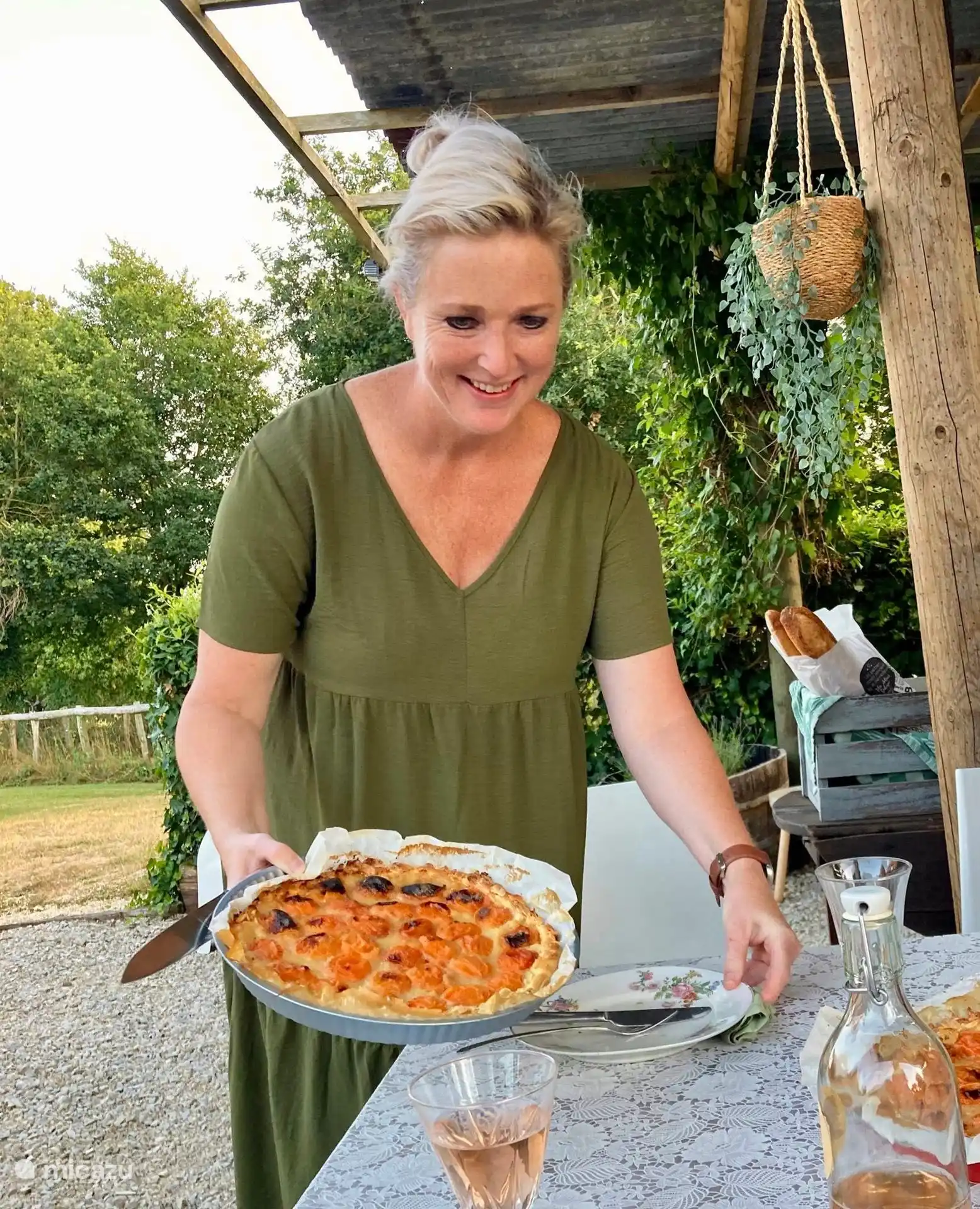 Loes with dessert in the summer