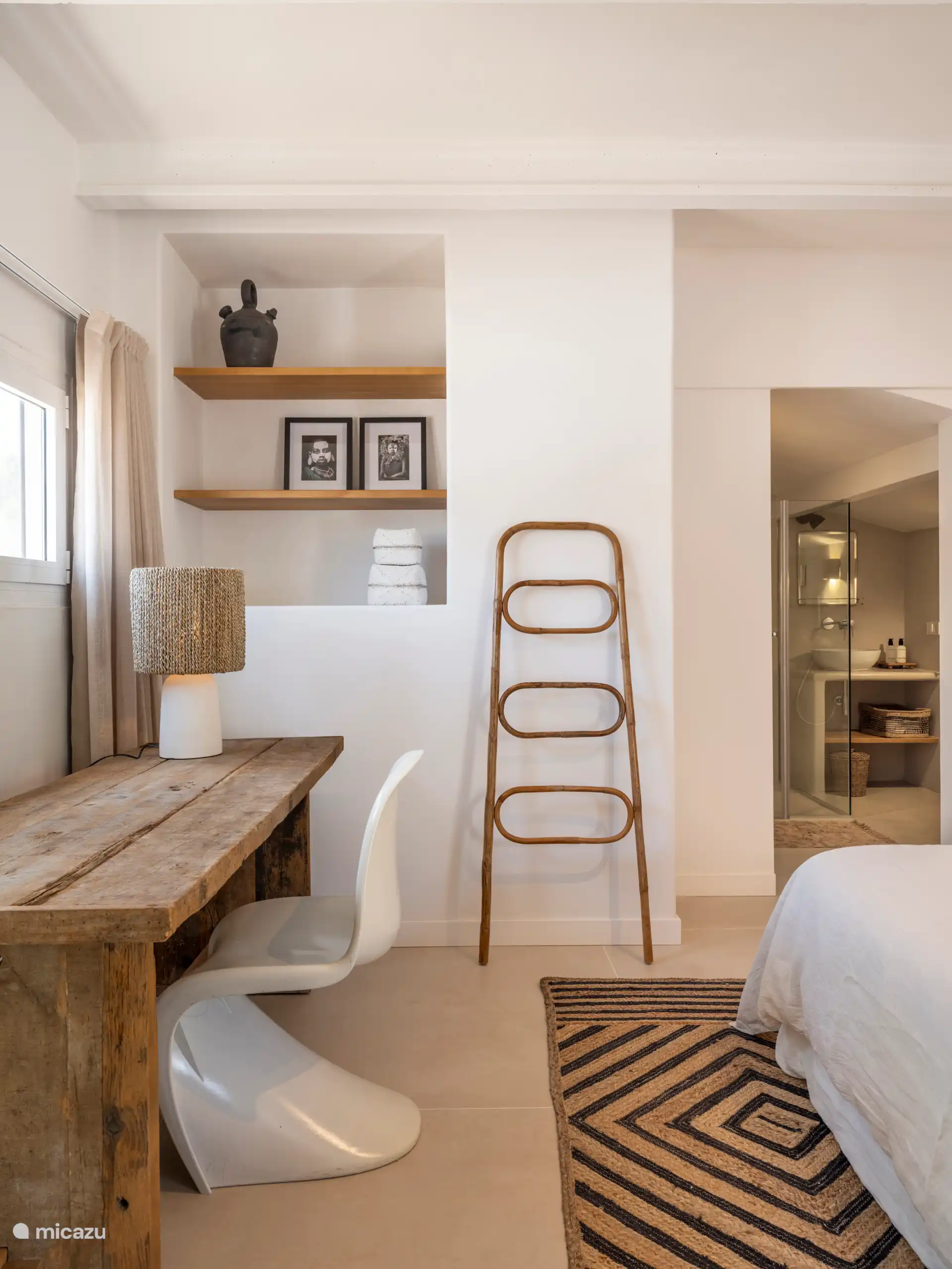 bureautje slaapkamer 4