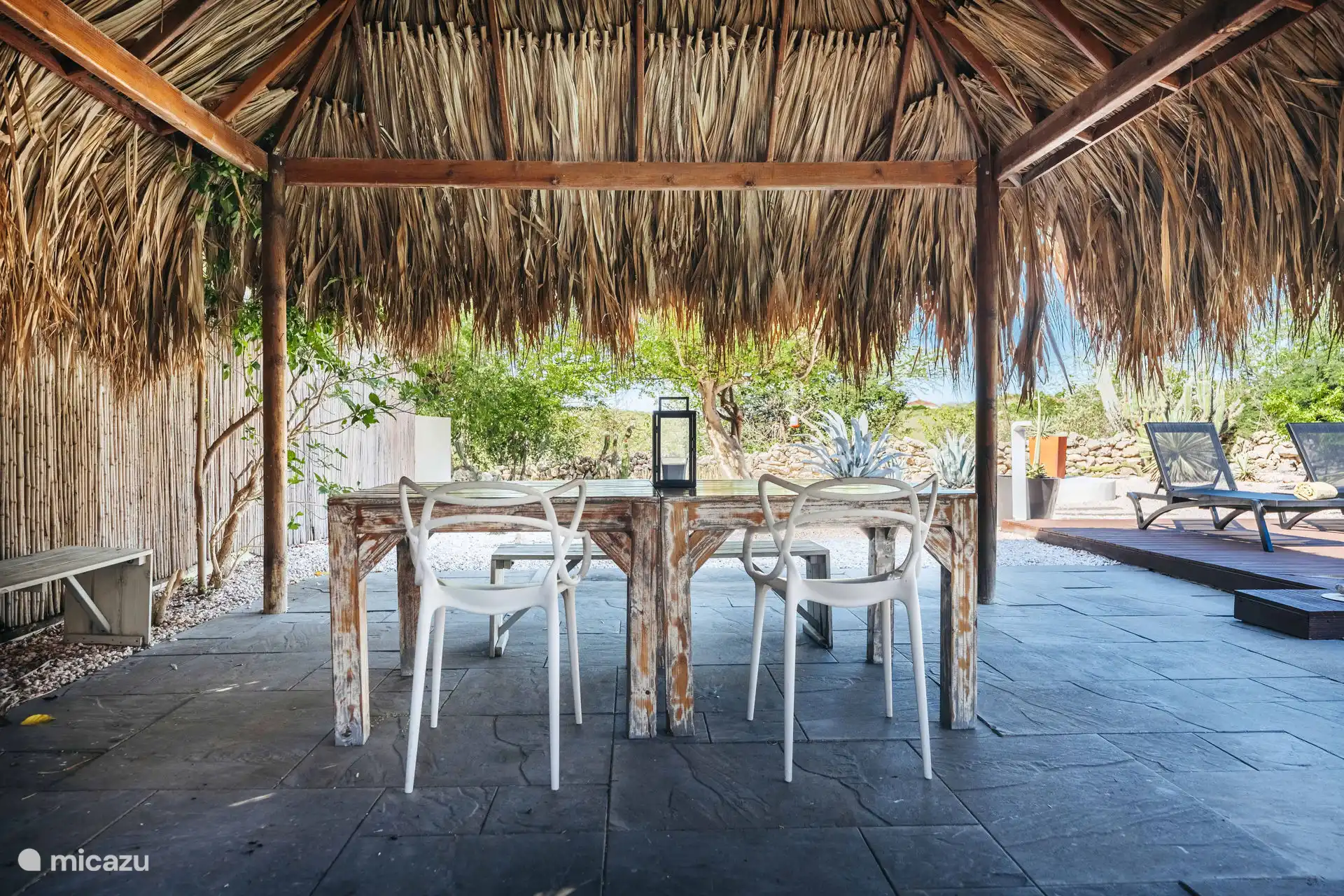 Table sous la palapa