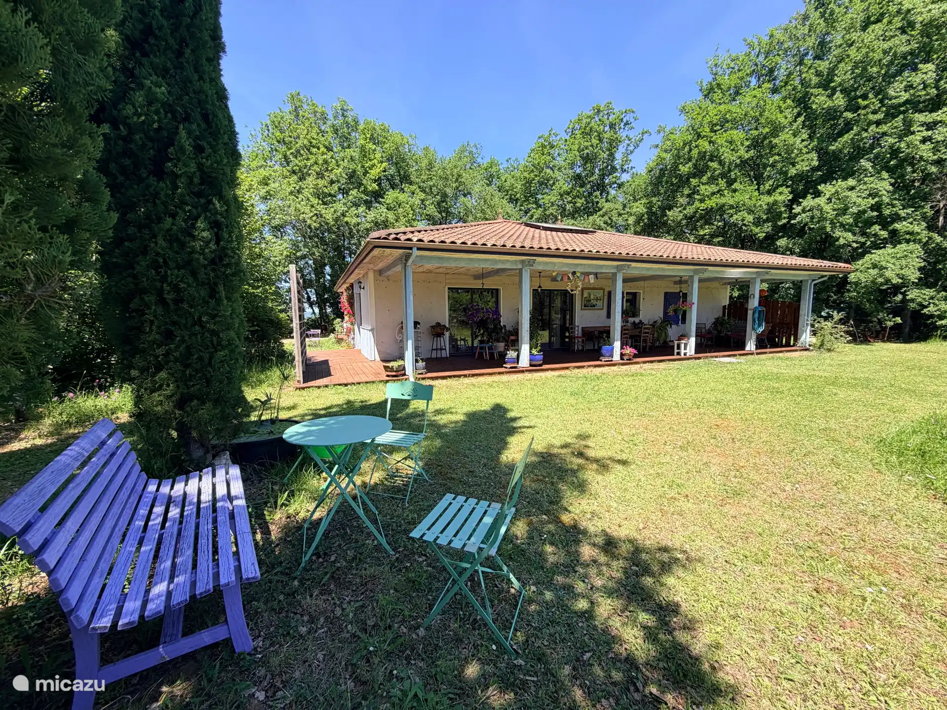 Casa y jardín
