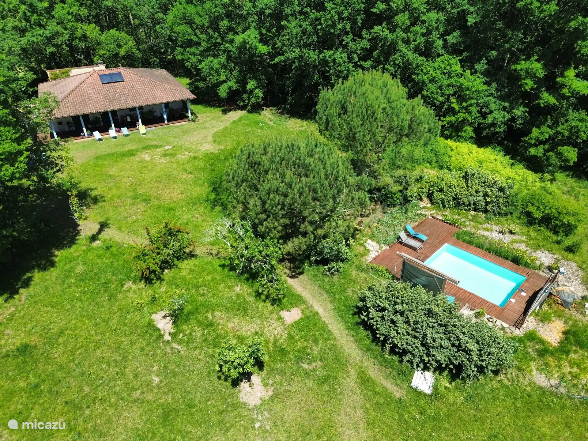 La Casa del Dolmen en Francia, Dordoña, Le Buisson-de-Cadouin - villa