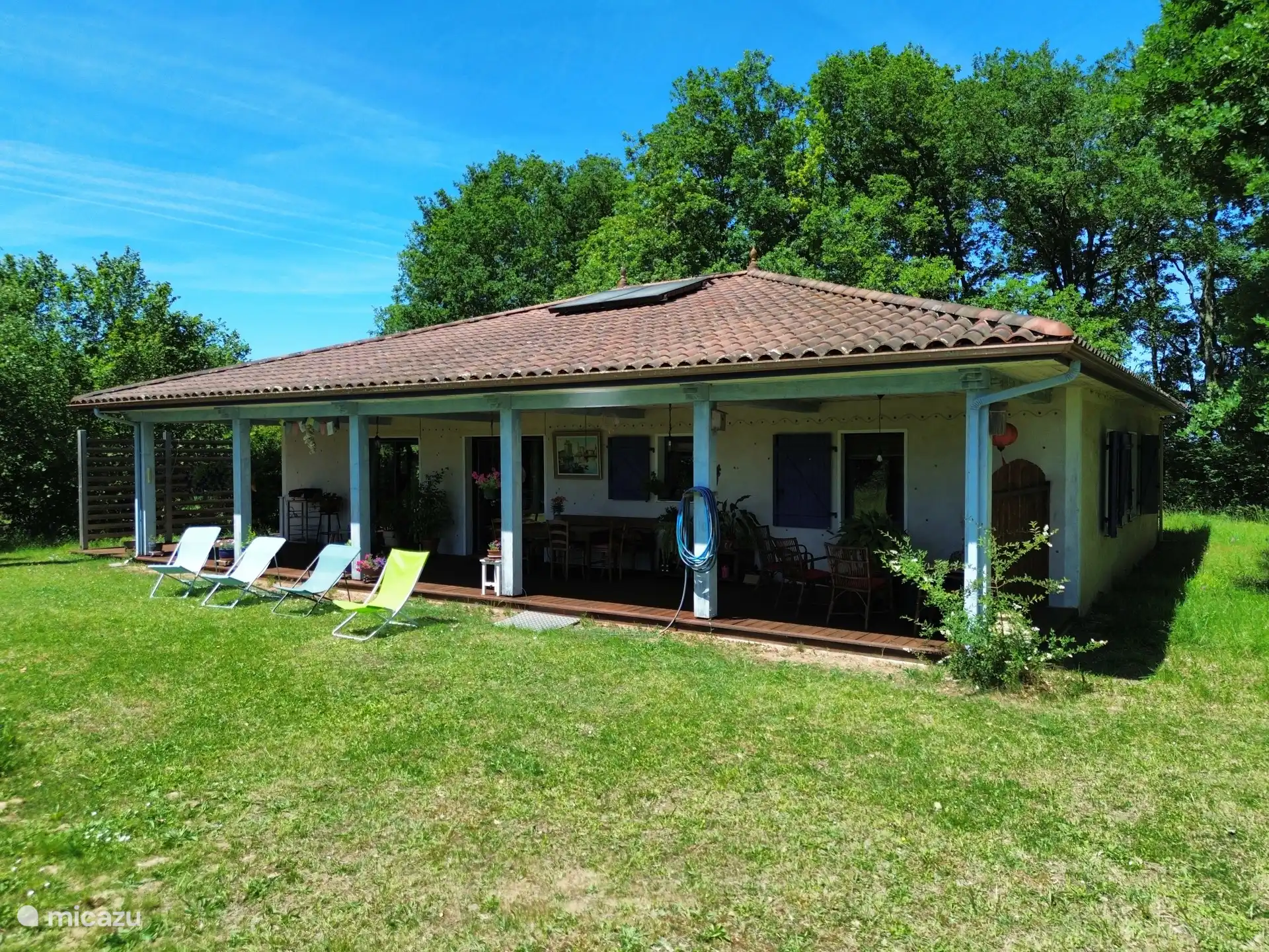 Casa y jardín