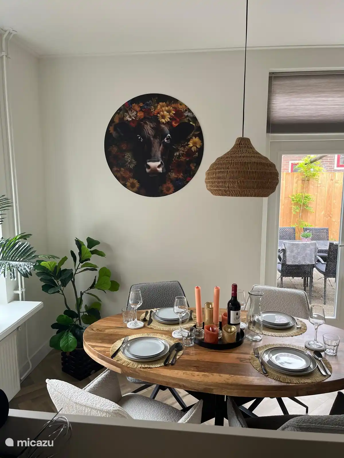 Salle à manger chaleureuse