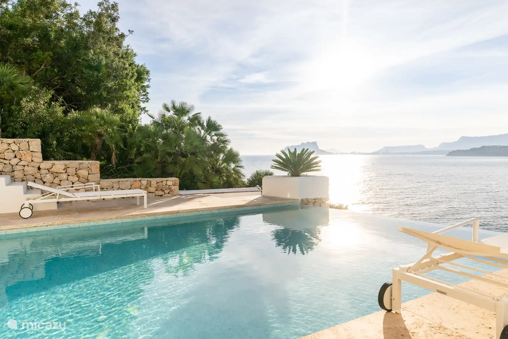 Swimming pool with sea view
