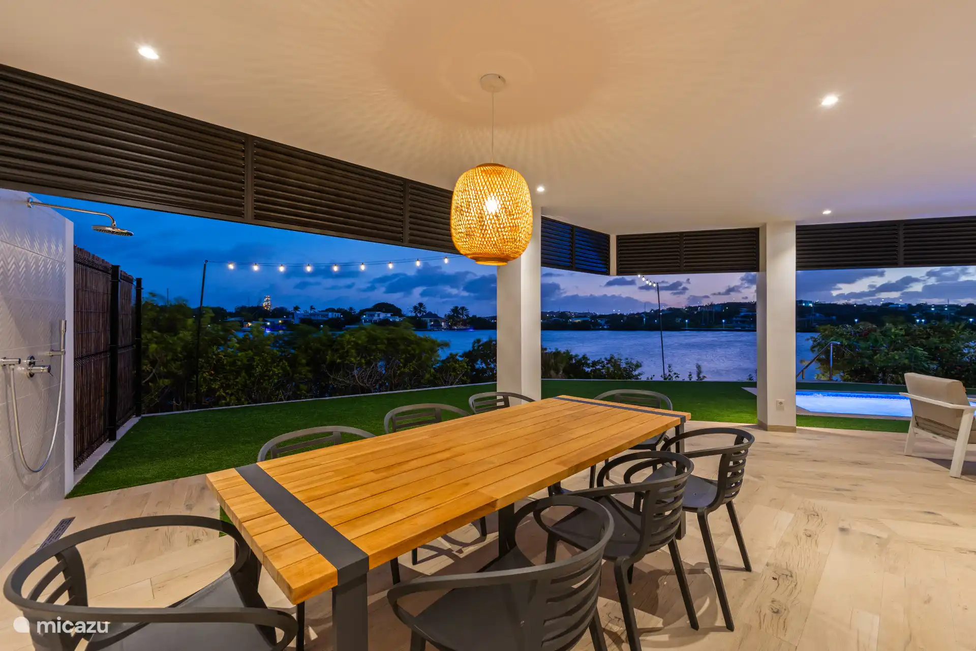 Ervaar het ultieme Caribische woongevoel aan het water.