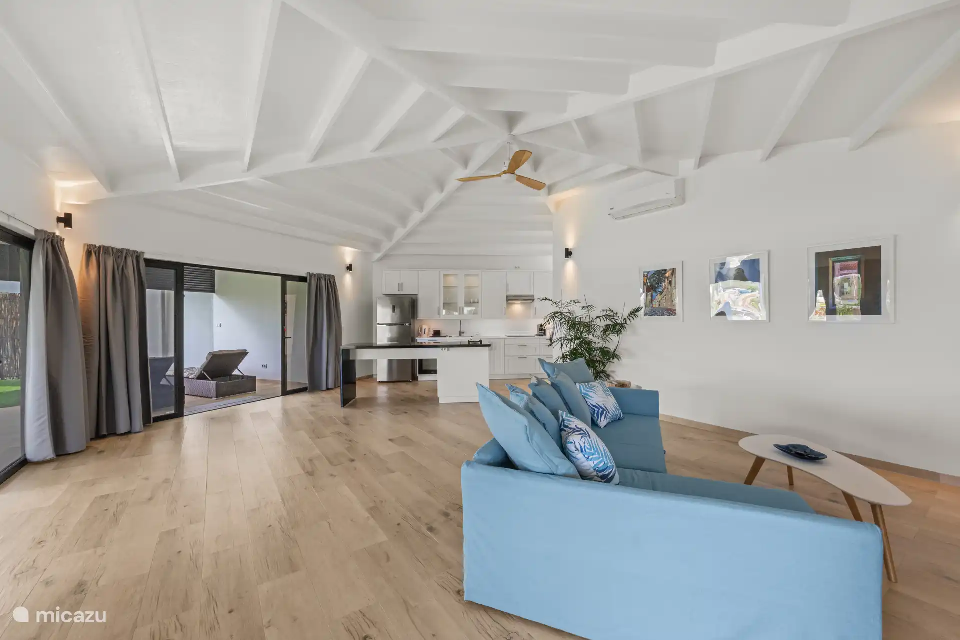 Ruime open woonkamer