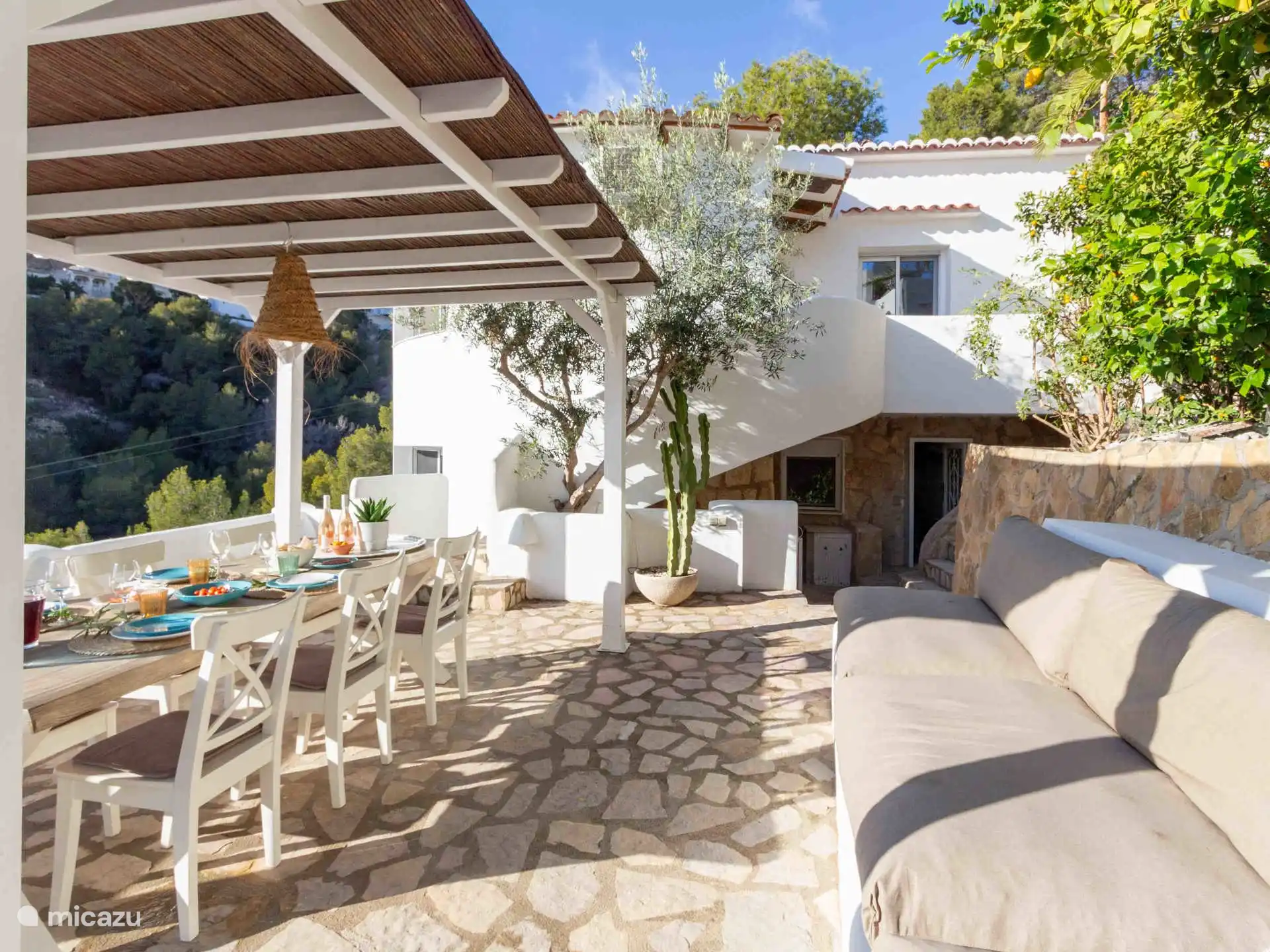 Casa La Vida - Brick stone bench for delicious siestas 