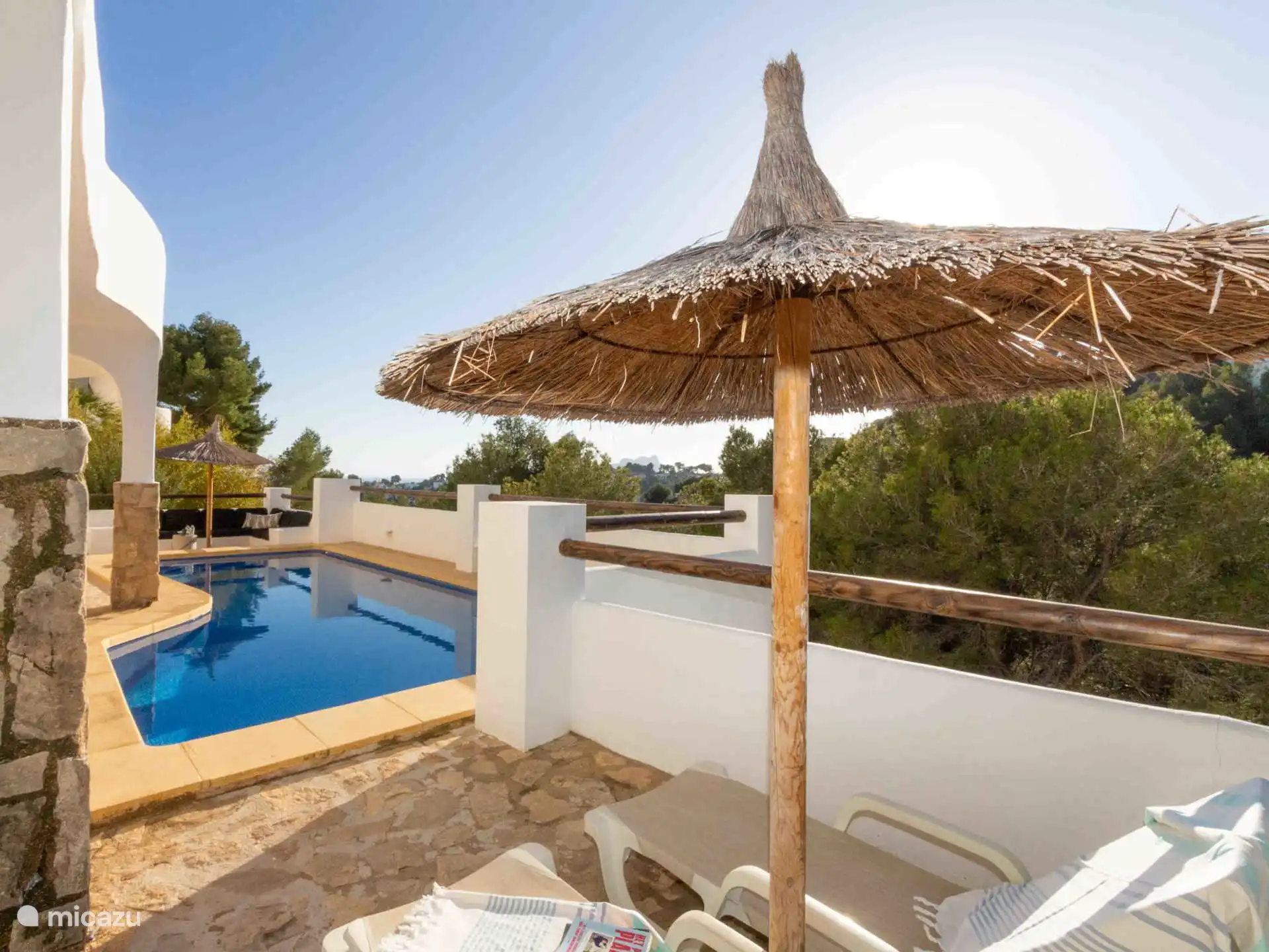 Casa La Vida - Pool terrace in intimate setting