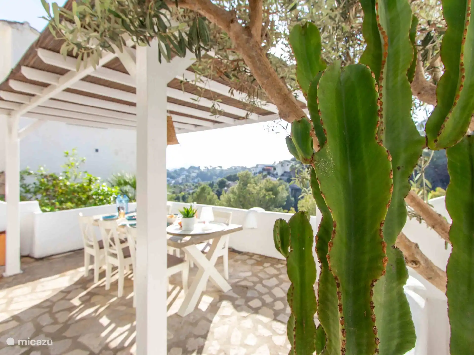 Casa La Vida - covered main terrace