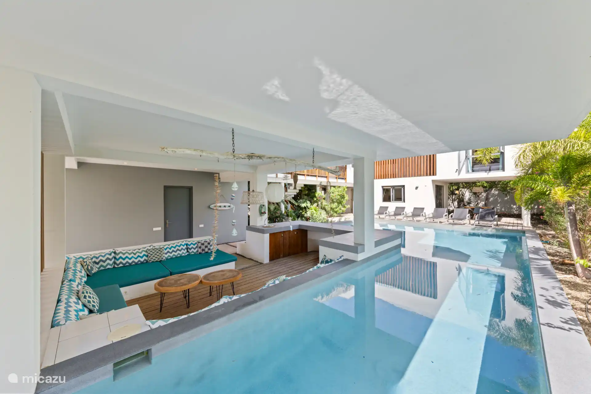 Heerlijke loungeplek in de schaduw