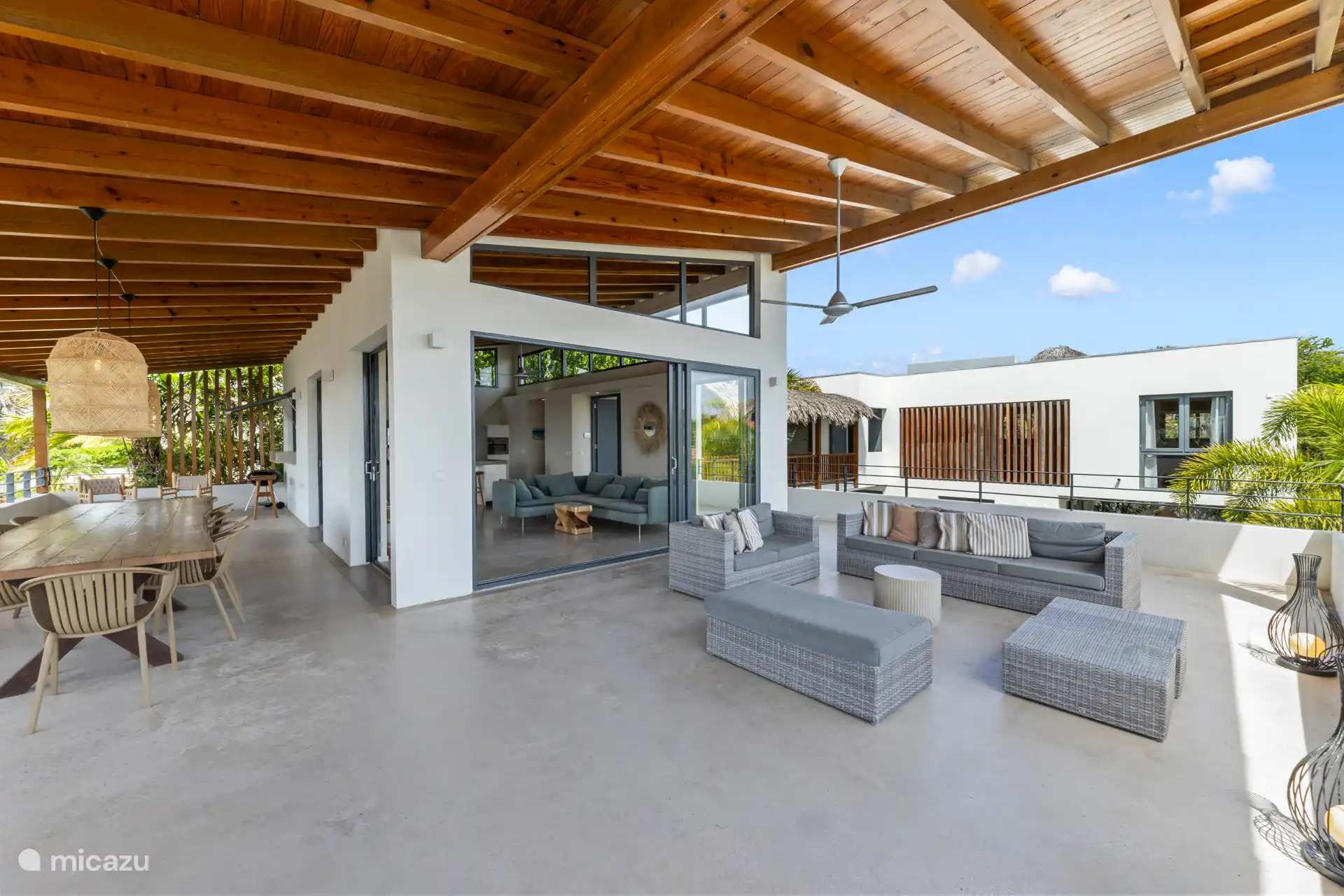 Loungehoek op de veranda
