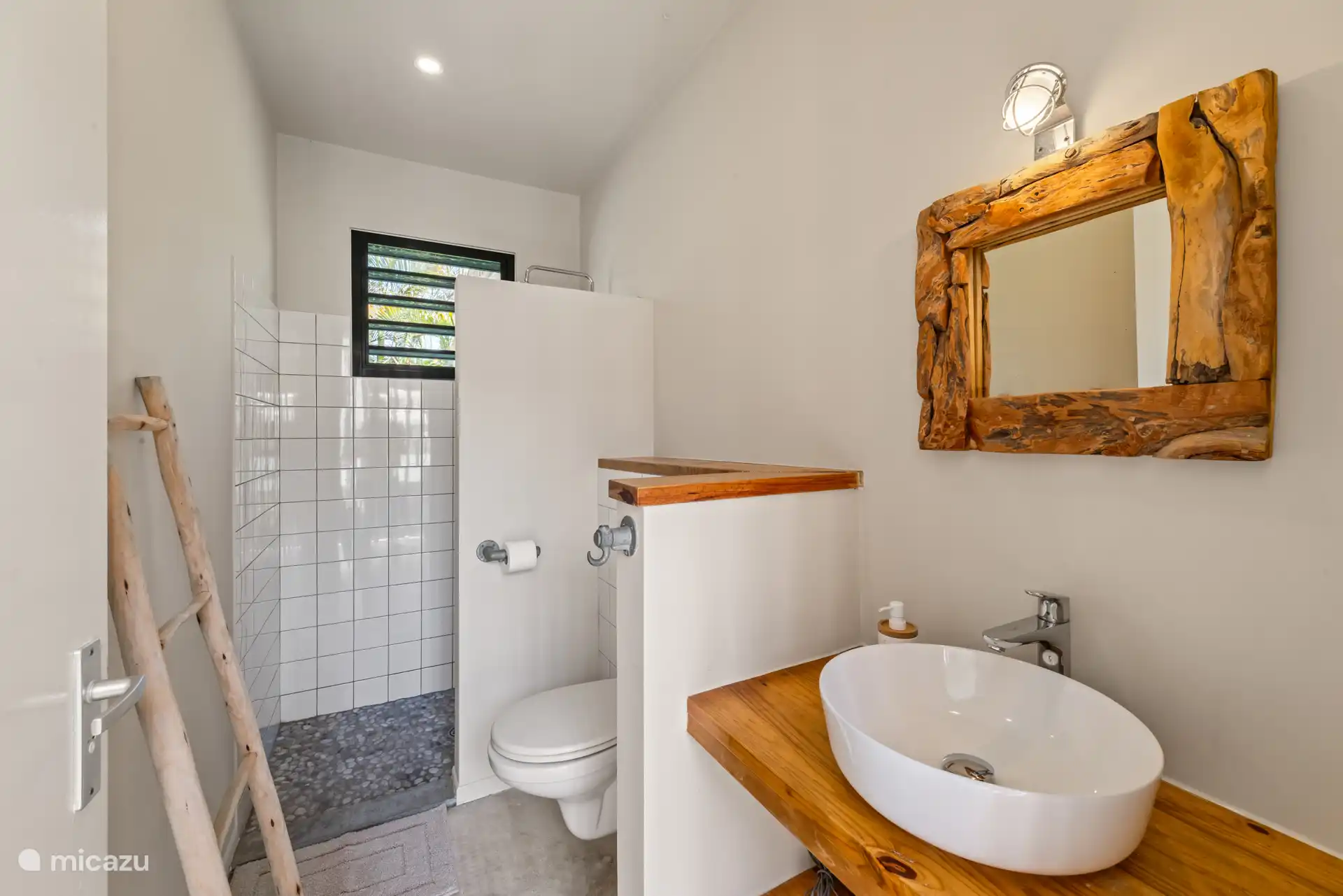 Badkamer 2, te gebruiken voor slaapkamer 2 en 3