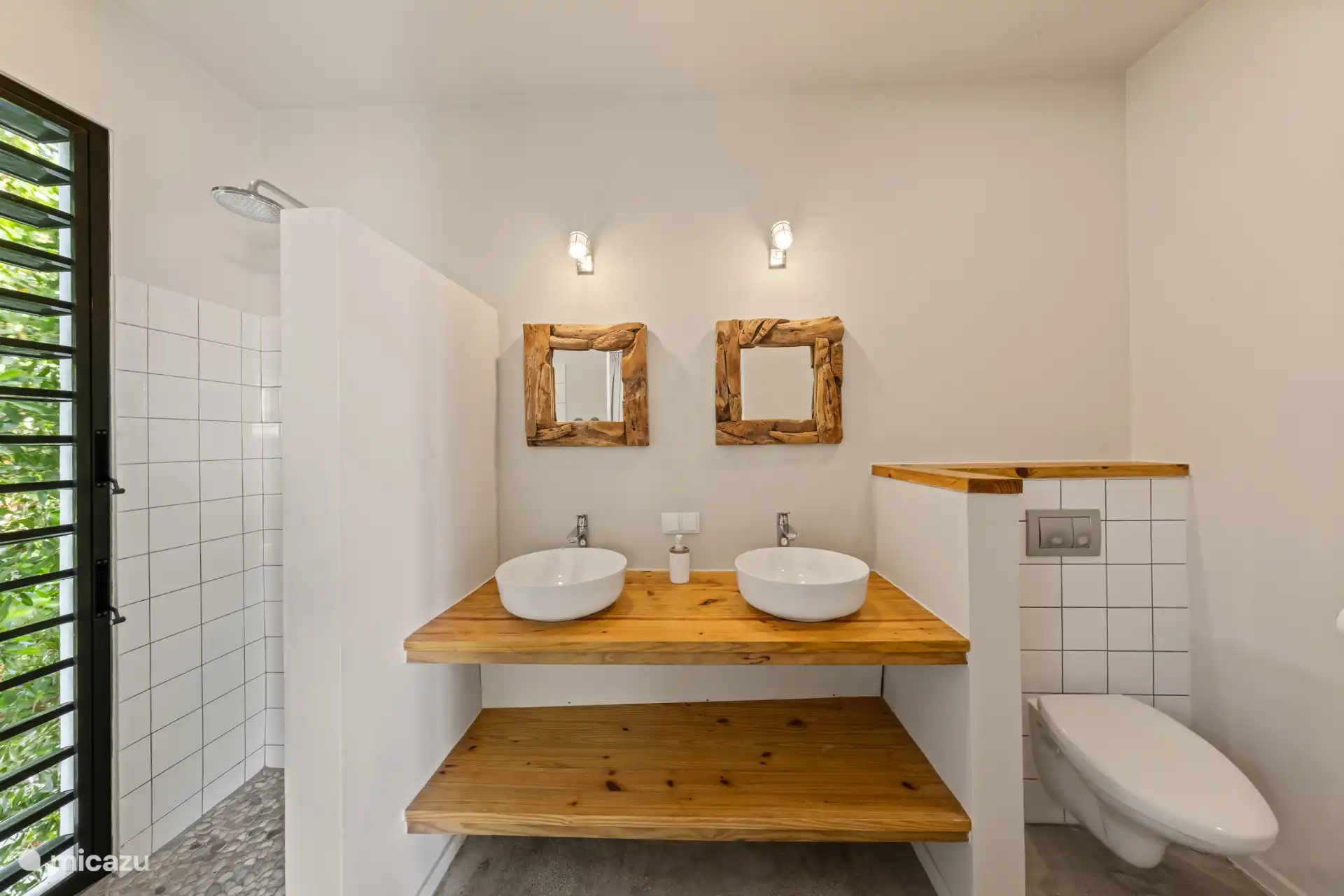 En-suite walk-in bathroom to bedroom 1