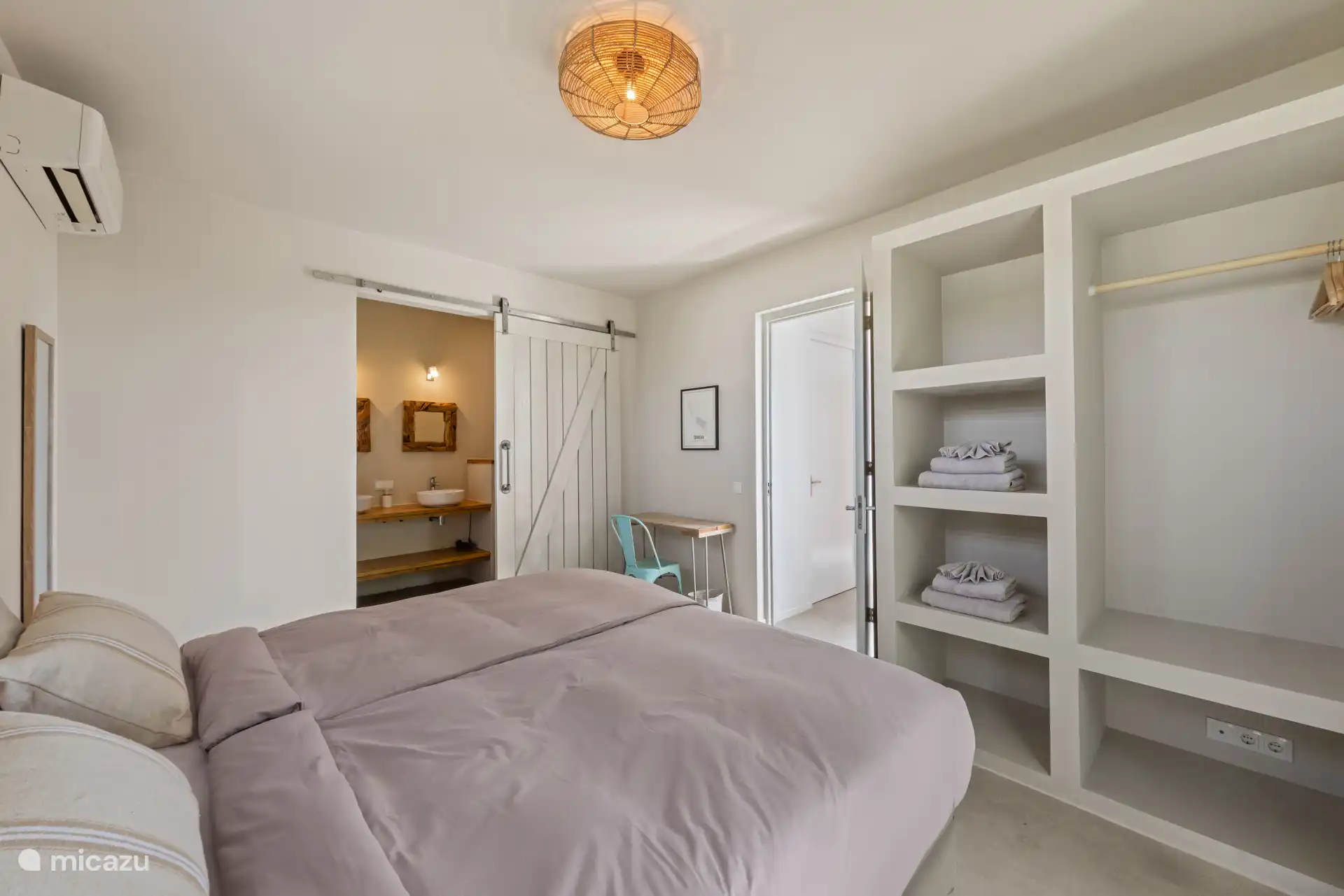Slaapkamer 1 met inbouwkast