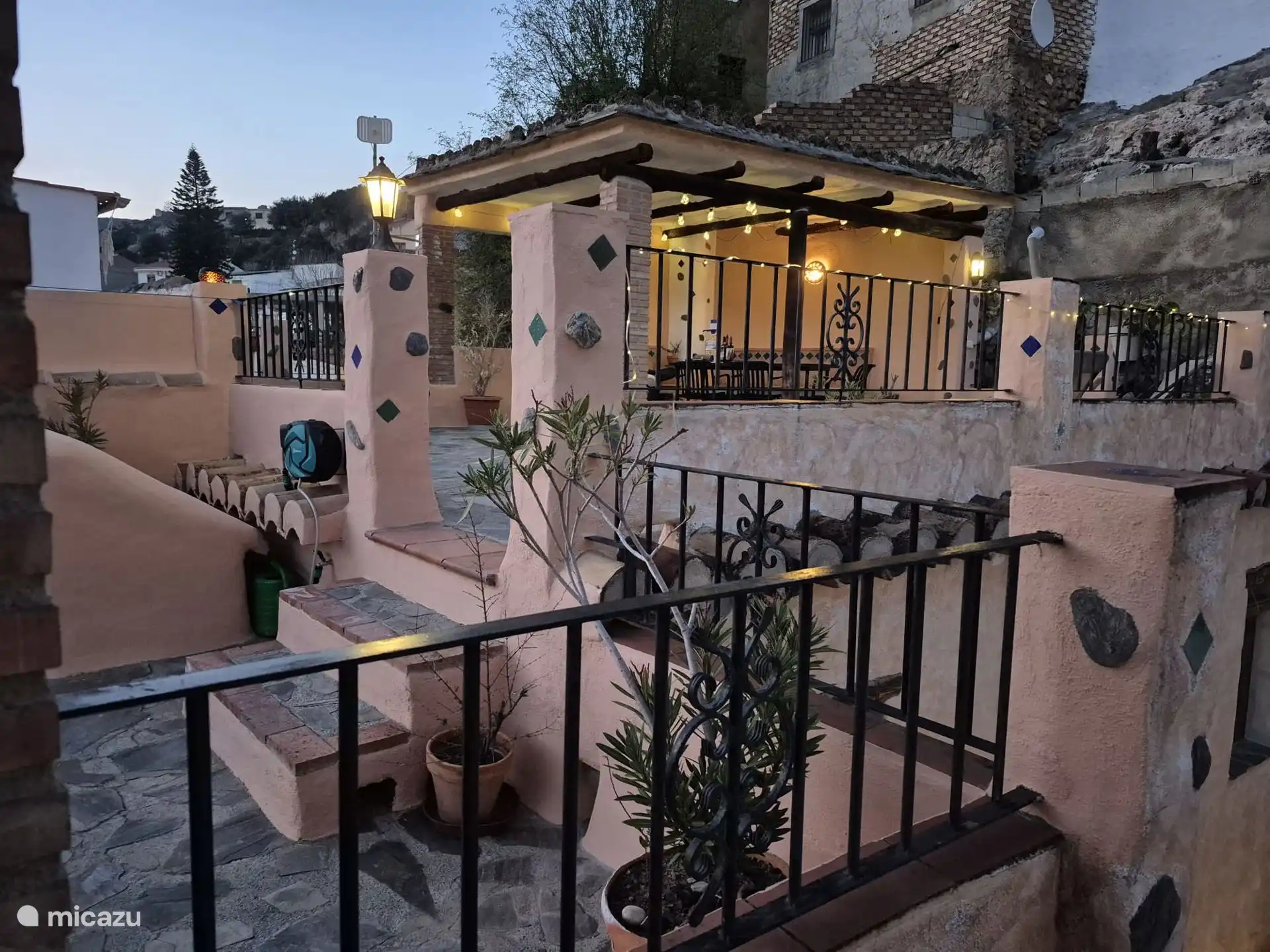 Dakterras in de avond