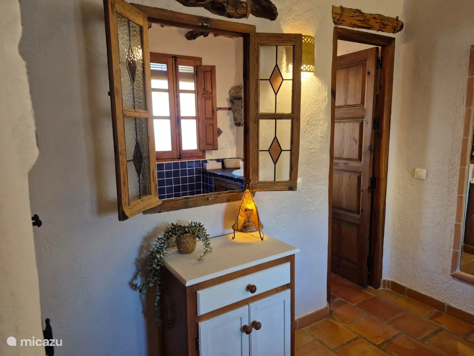 Badkamer ensuite vanaf ingang slaapkamer Casita el Sol