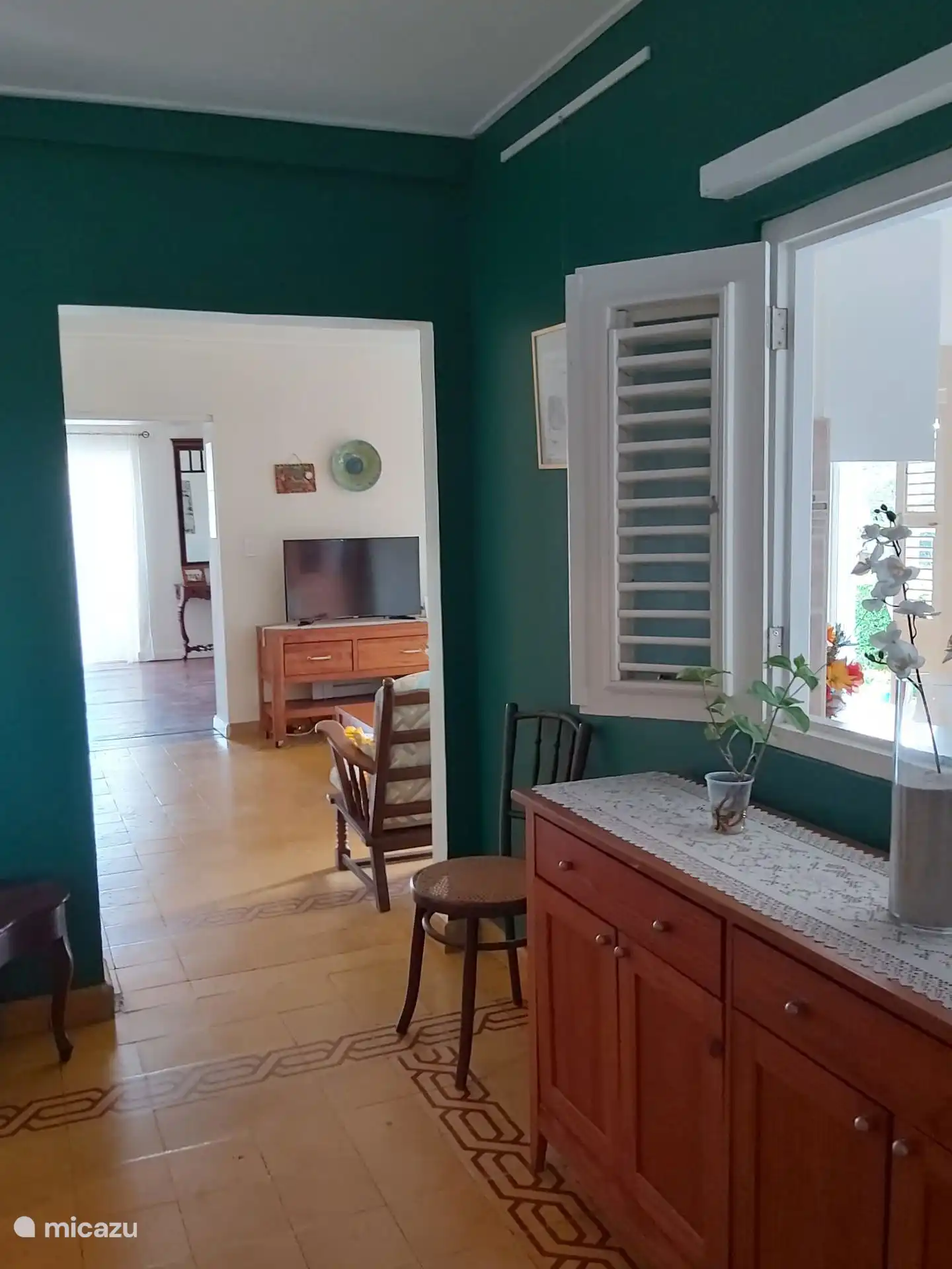 Beeld van drie rechthoekige bouwblokken.