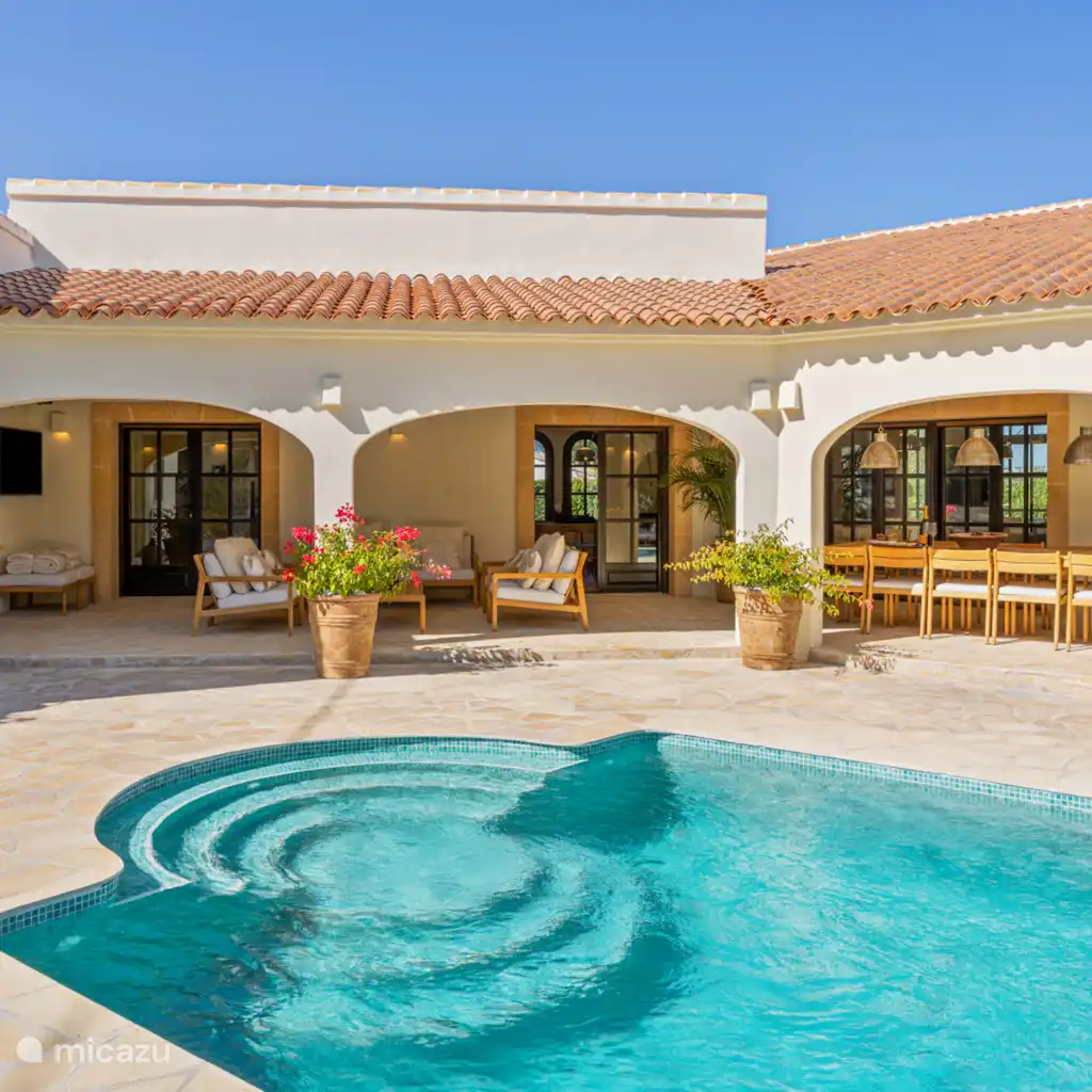 Melrose Place - Luxe Family Villa