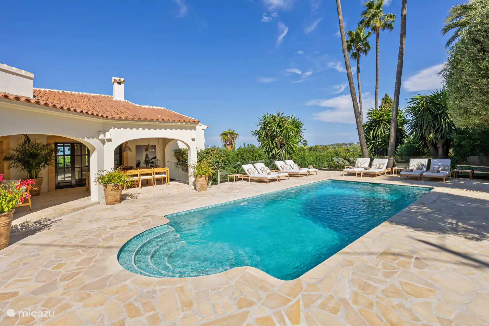 Luxe, rust, ruimte, uitzicht en privacy – u noemt het, hier is het. Aan comfort en kwaliteit komt u hier werkelijk niets tekort.