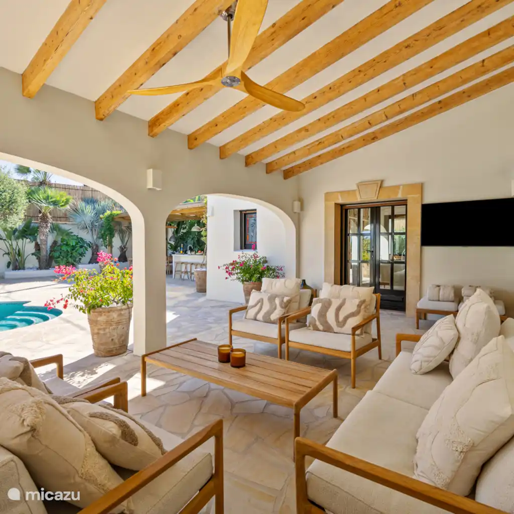 Melrose Place - Luxe Family Villa