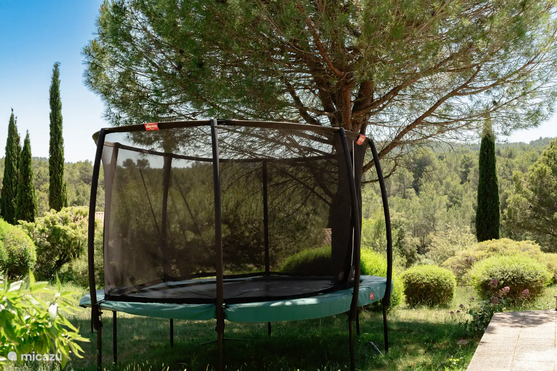 Trampoline