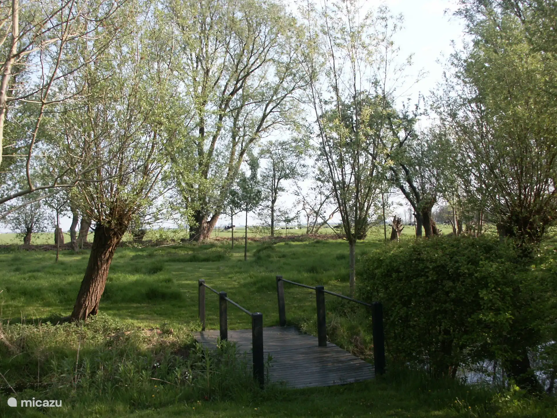 Pont vers le verger.