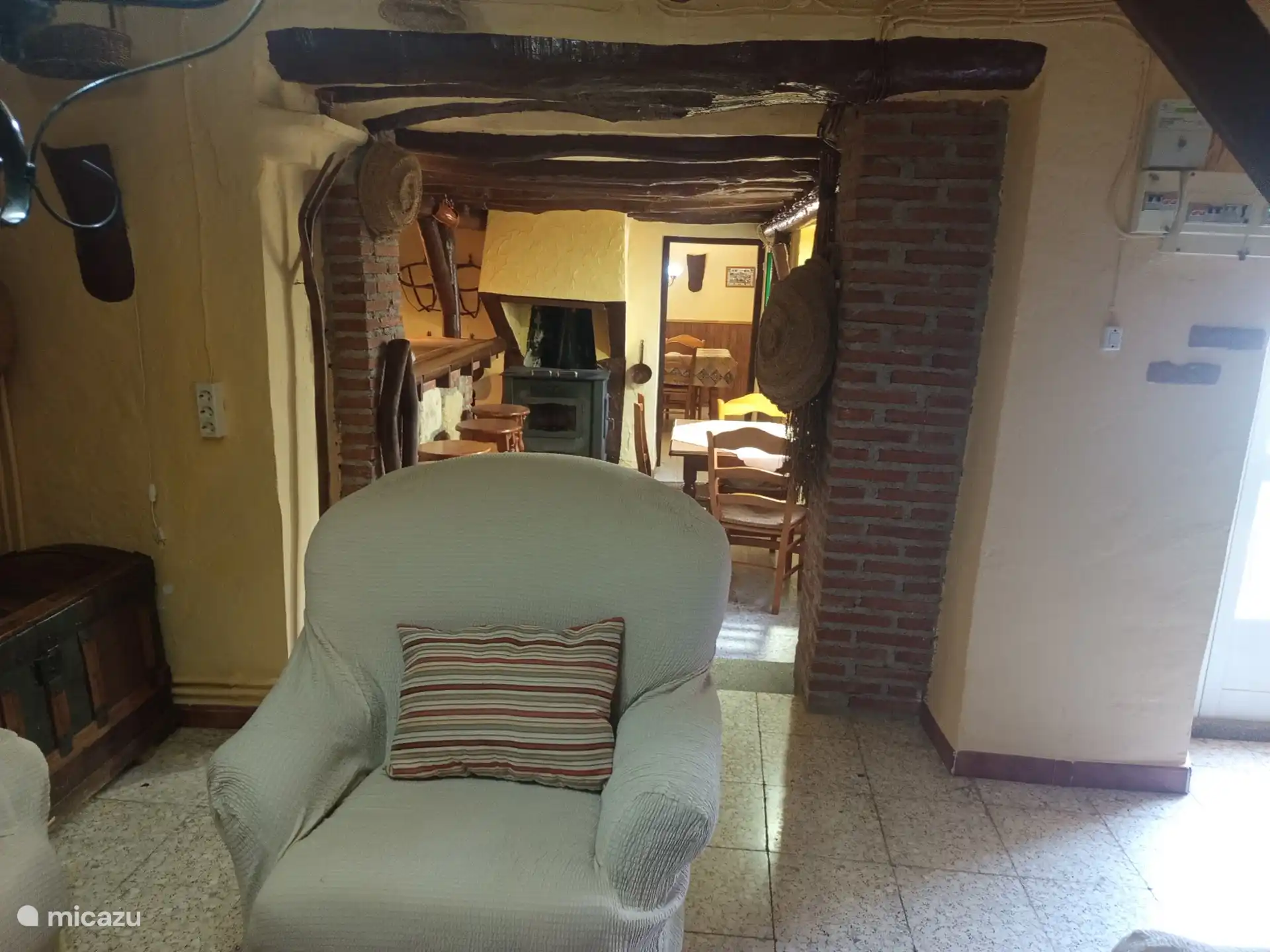 Blick vom Wohnzimmer des Durchgangs zu Berdeel und Speisesaal