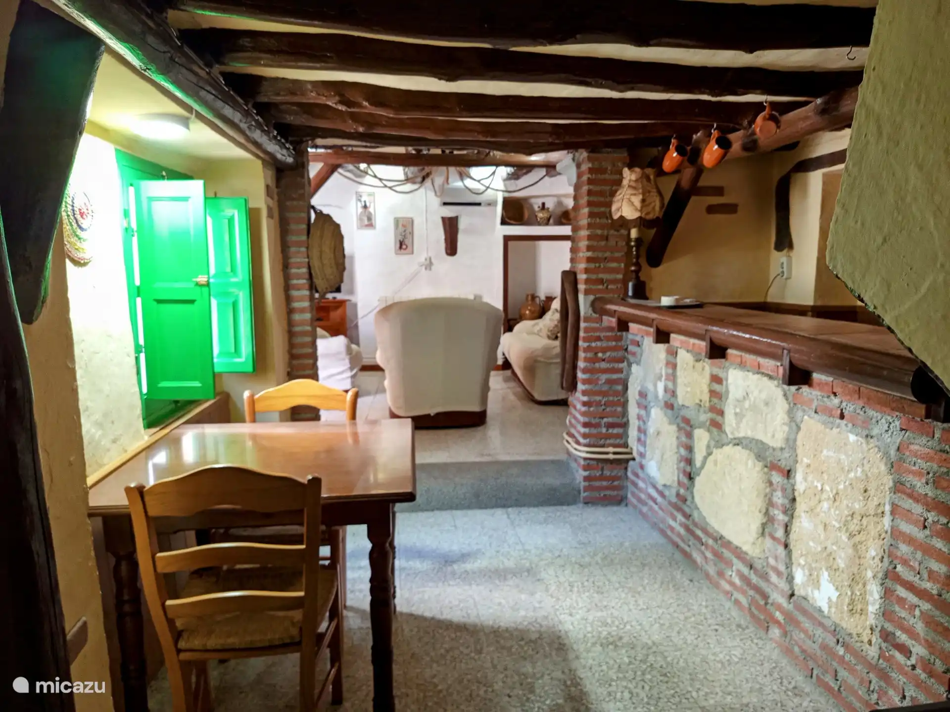 Passage Bardegeelte to living room