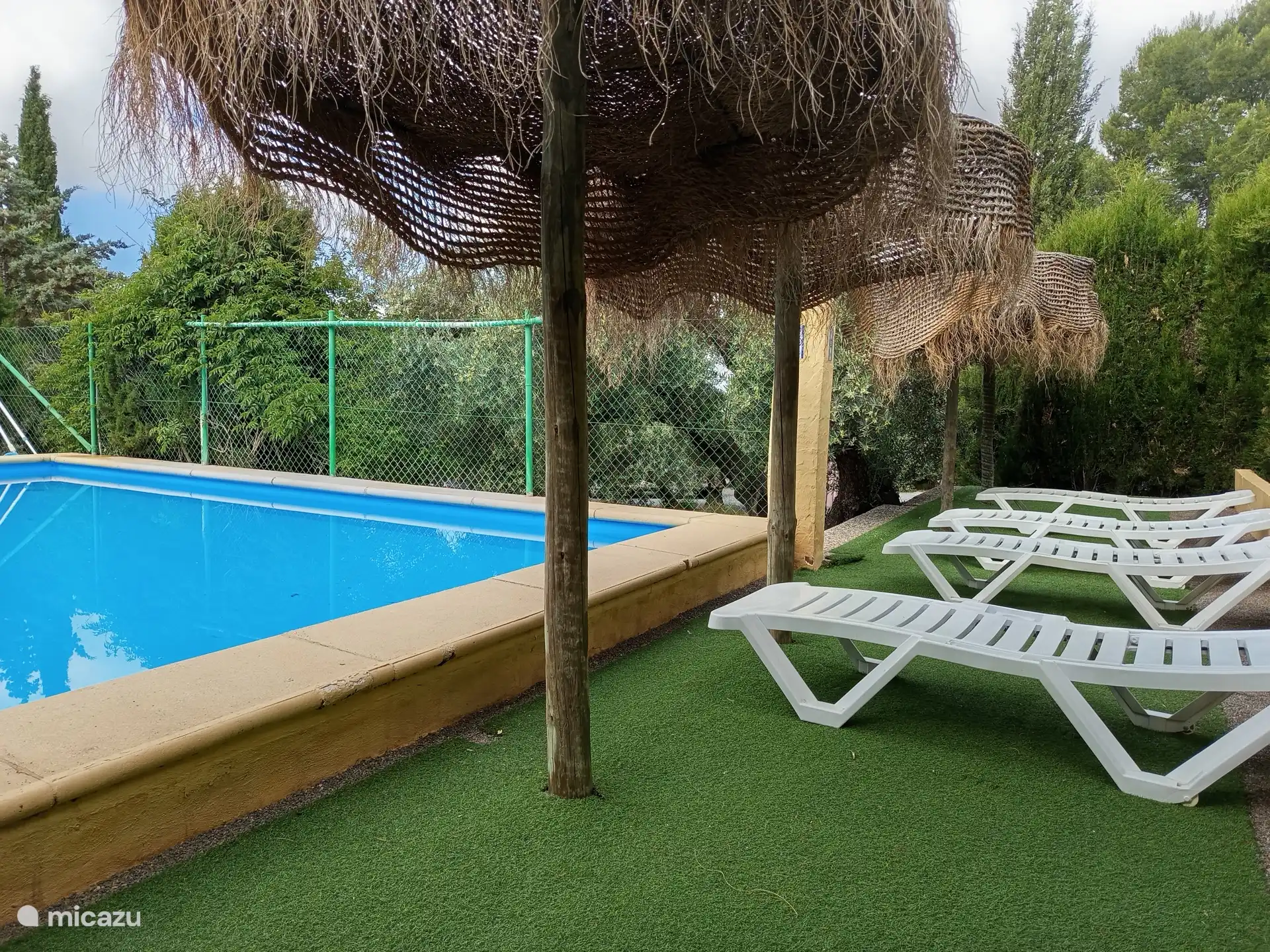 Tu propia piscina privada, sin vistas externas