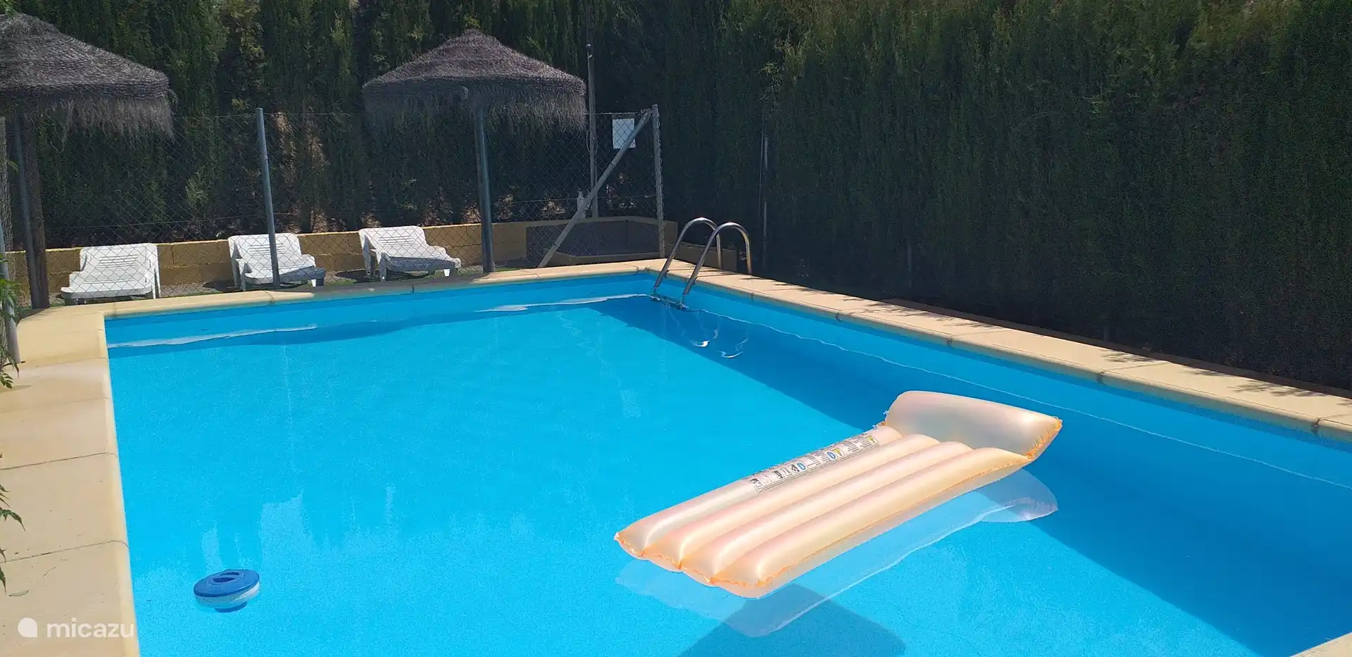 votre propre piscine privée, pas négligée, une intimité totale