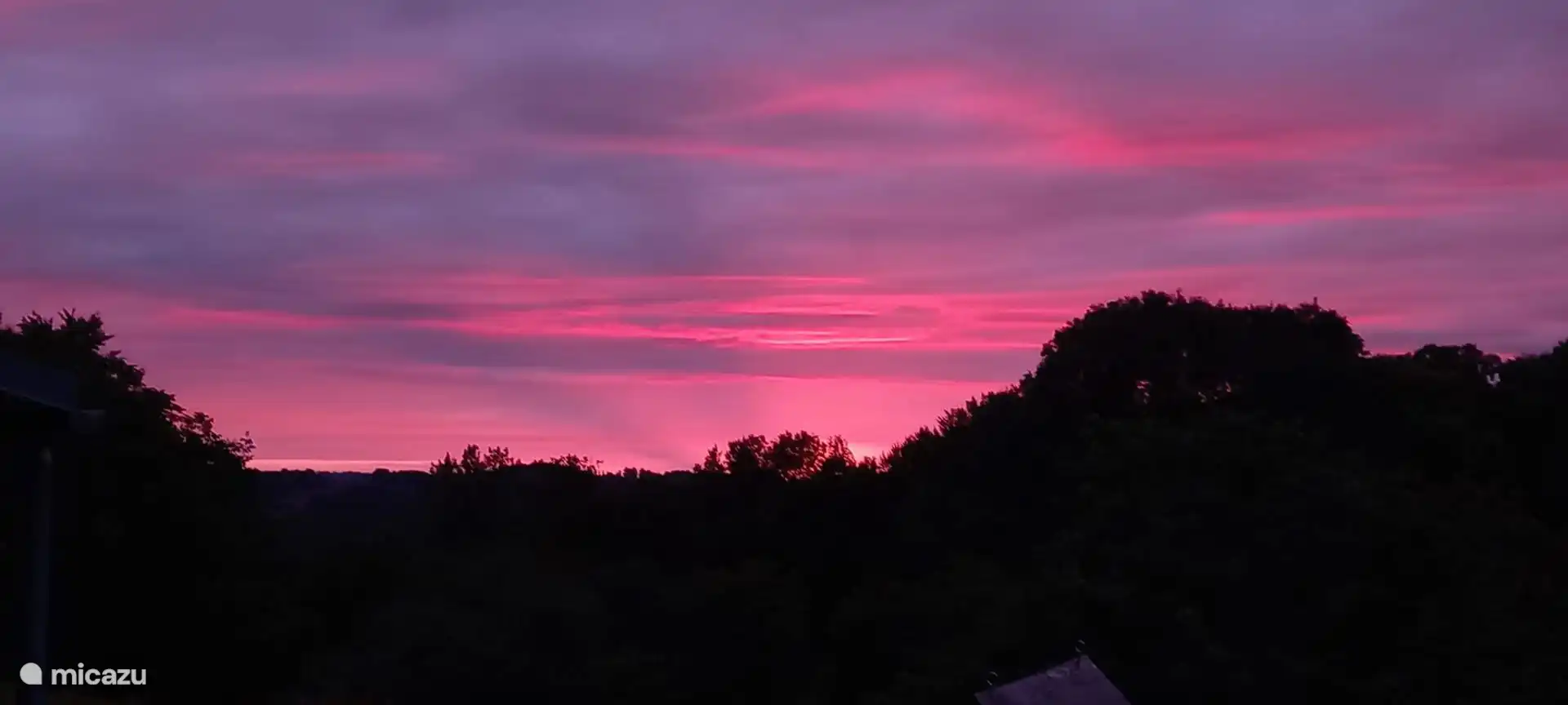 Magnifique coucher de soleil depuis la terrasse à l’arrière