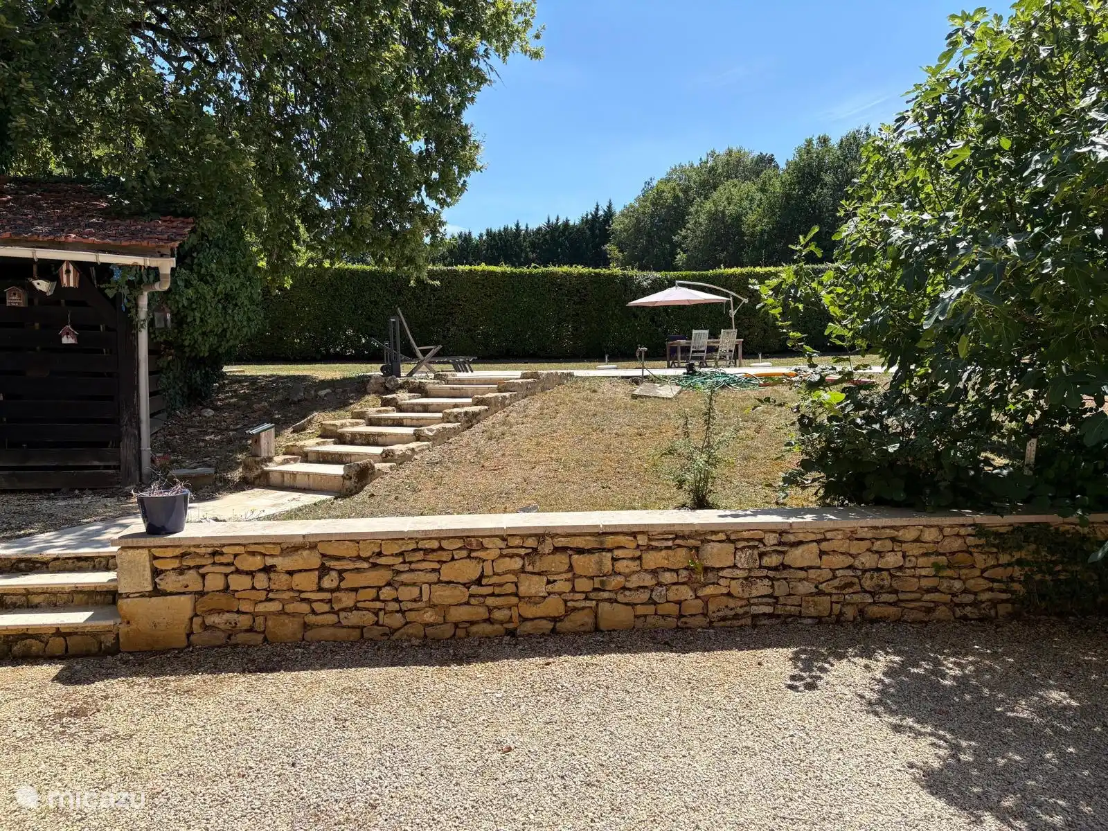 Trappen om toegang te krijgen tot het zwembad