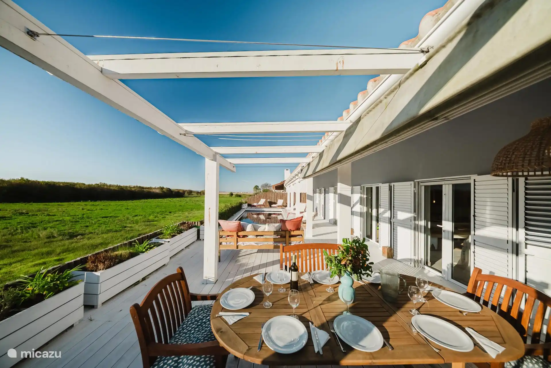 Table à manger extérieure