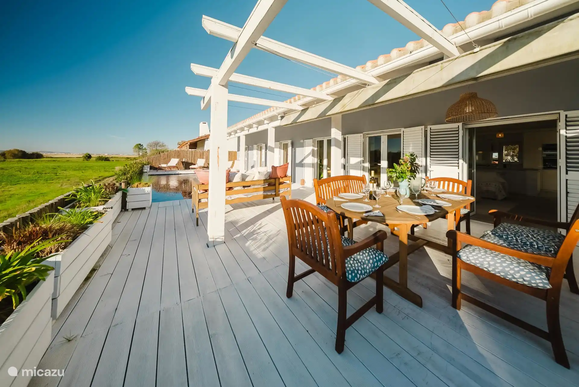 Table à manger extérieure