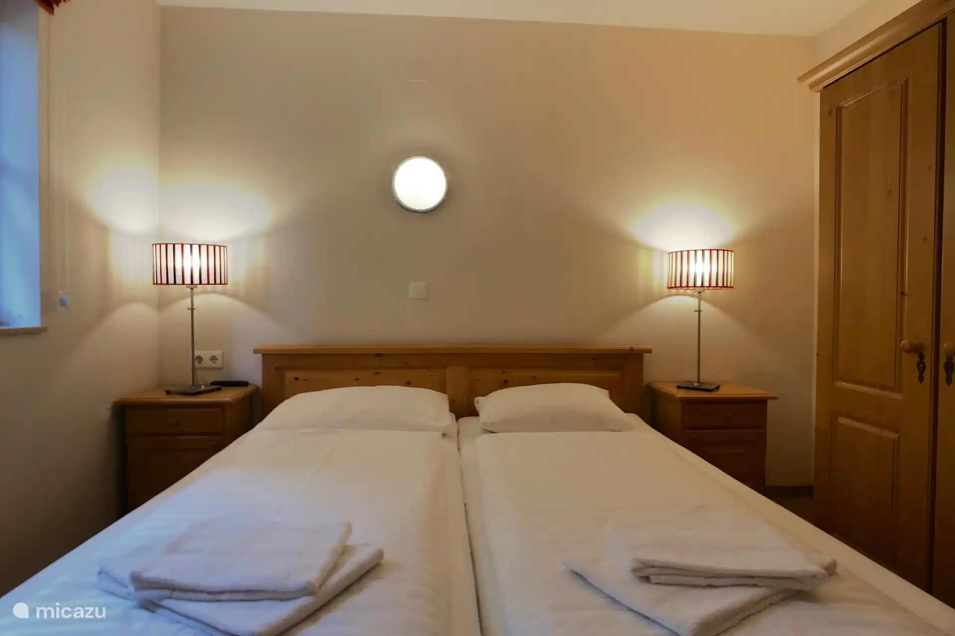 Twee persoonsslaapkamer met eigen badkamer.