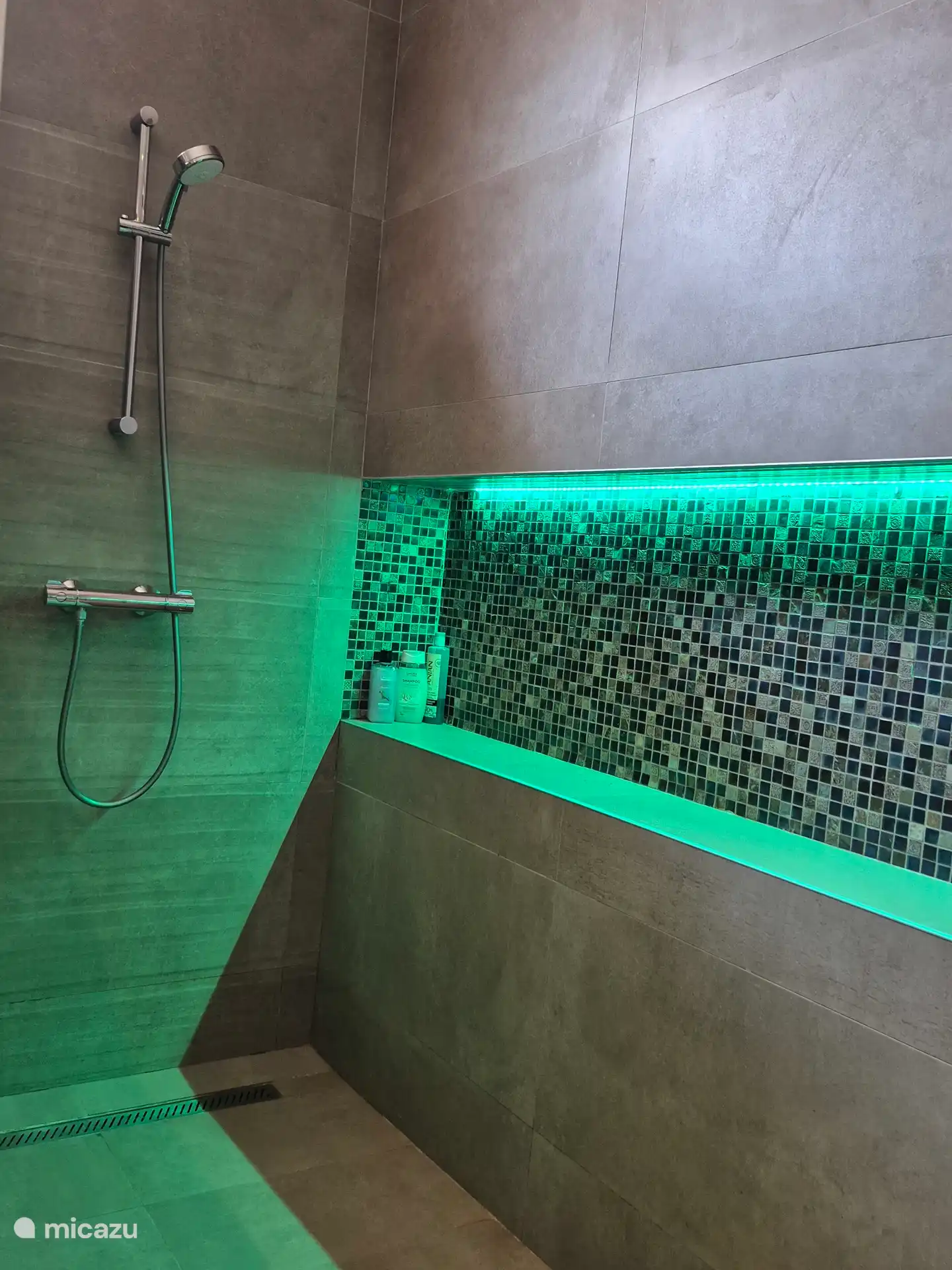 Balinese badkamer voor de derde privébadkamer