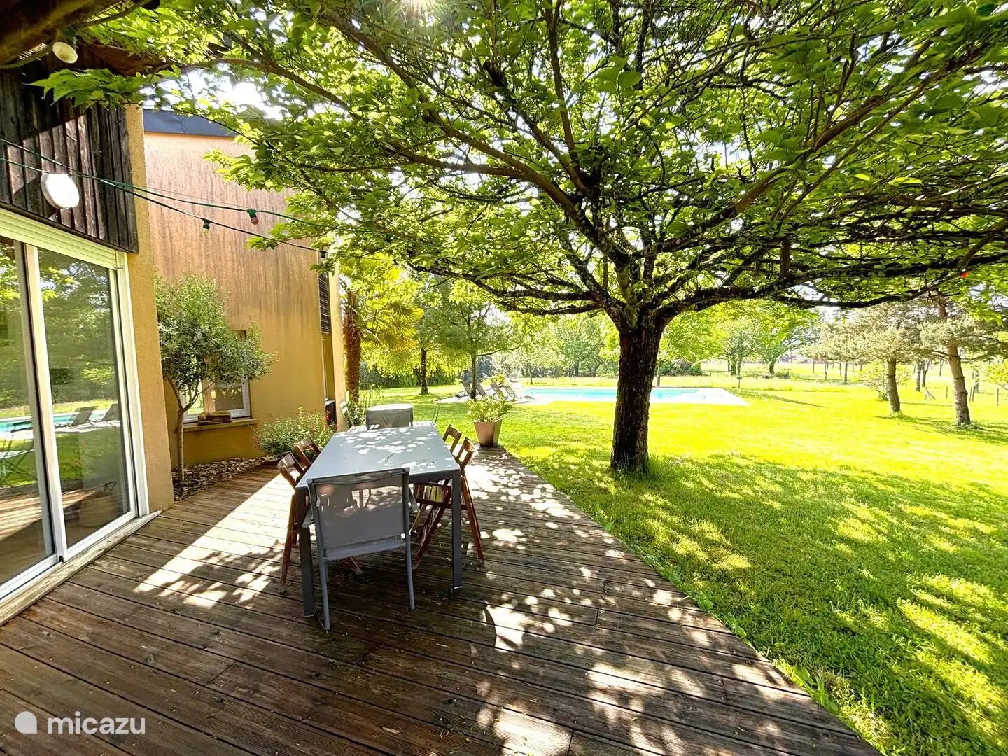 Terrace and swimming pool