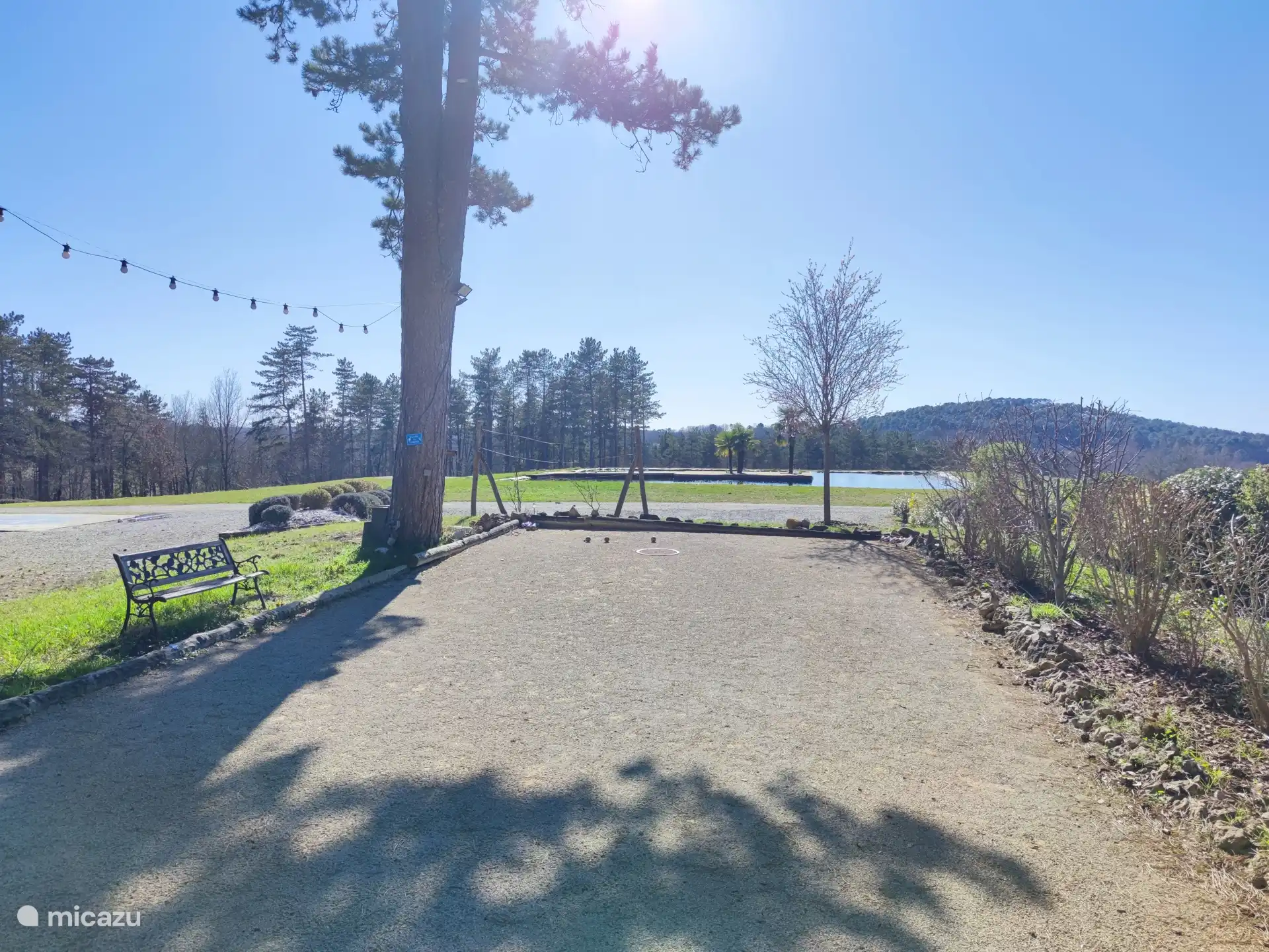 Le terrain du jeu de boules