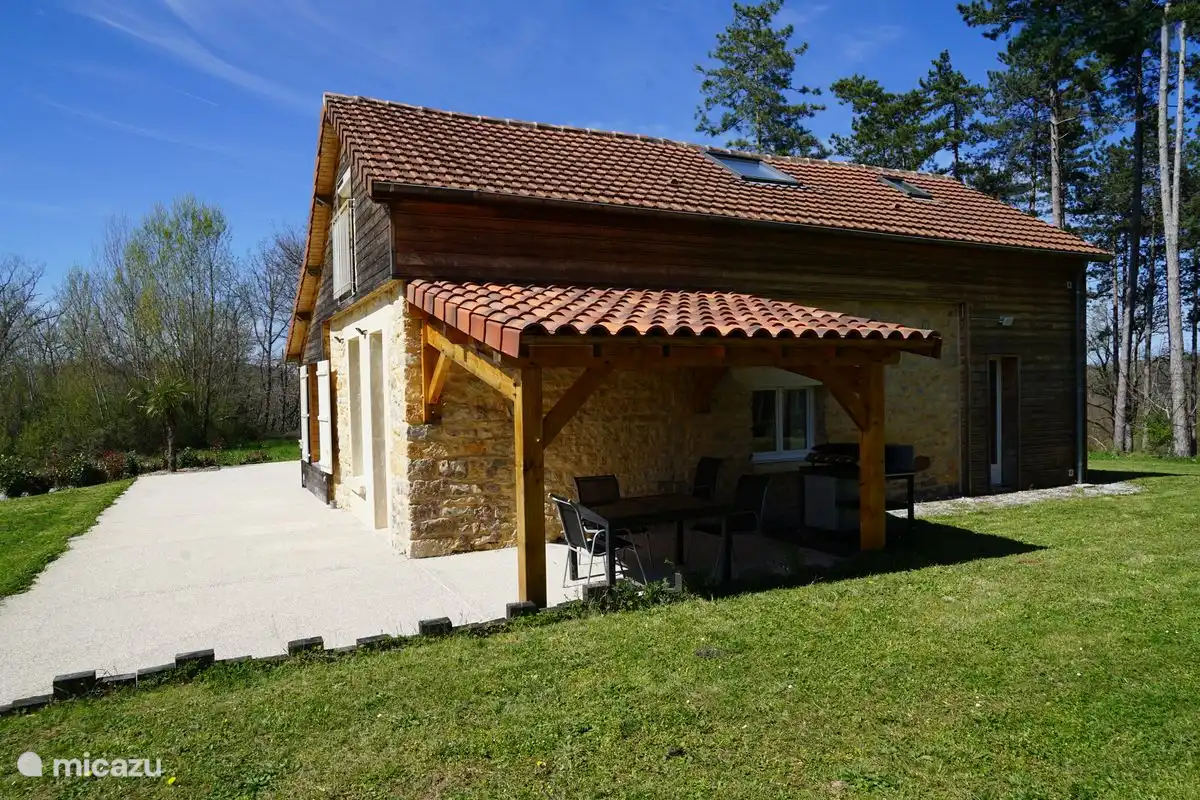 Une terrasse à l’ombre