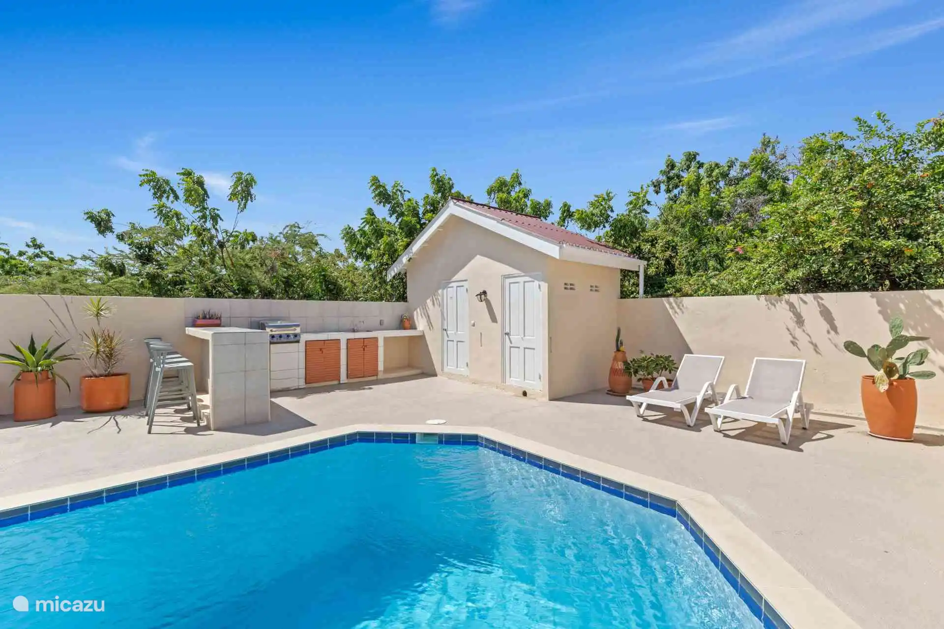 Buitenkeuken en wasruimte