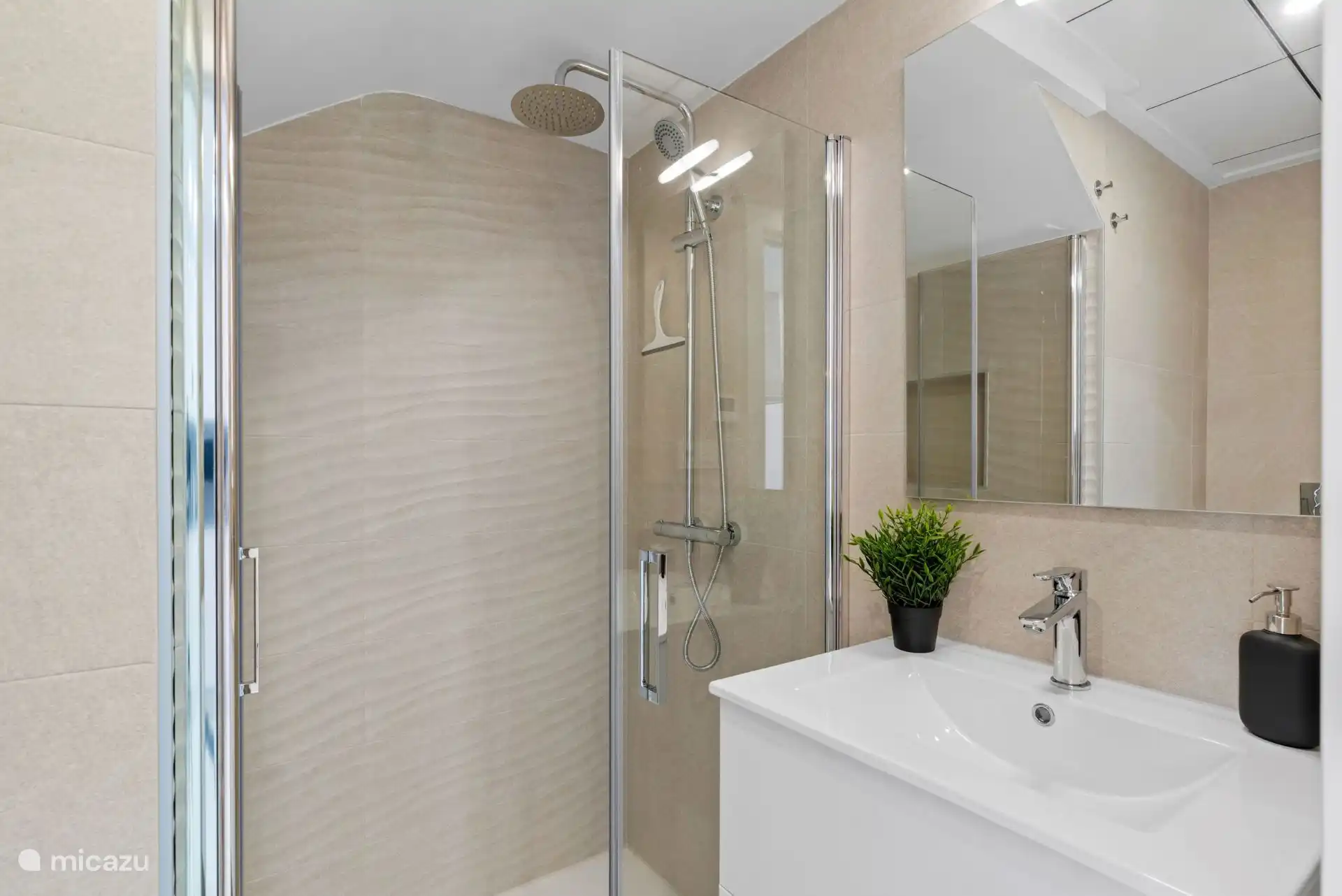 Badkamer begane grond