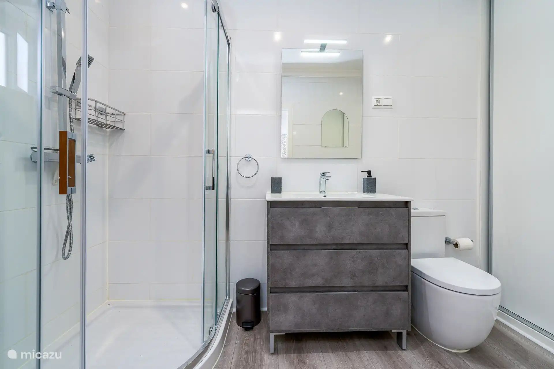 Badkamer en suite slaapkamer 3